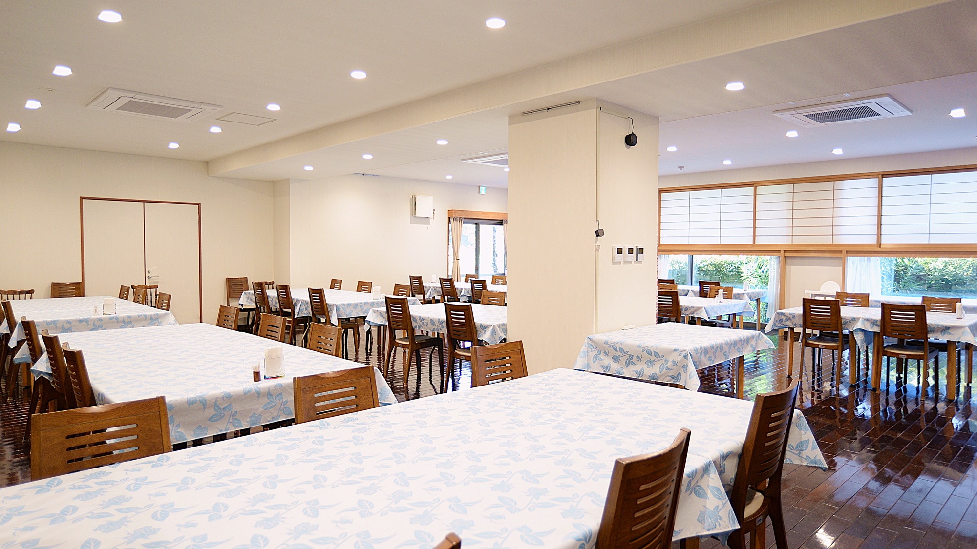 *ダイニングルーム&hellip;夕食・朝食共にこちらへご案内いたします