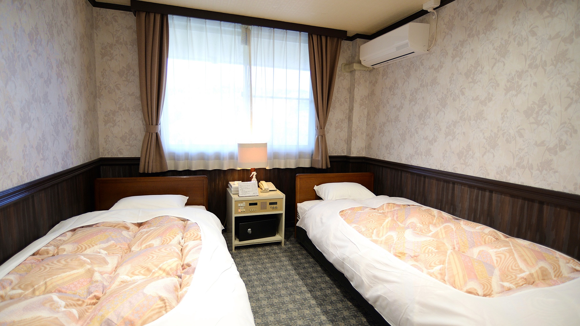 *ツイン（トイレ付）&hellip;カップルやご夫婦におすすめ