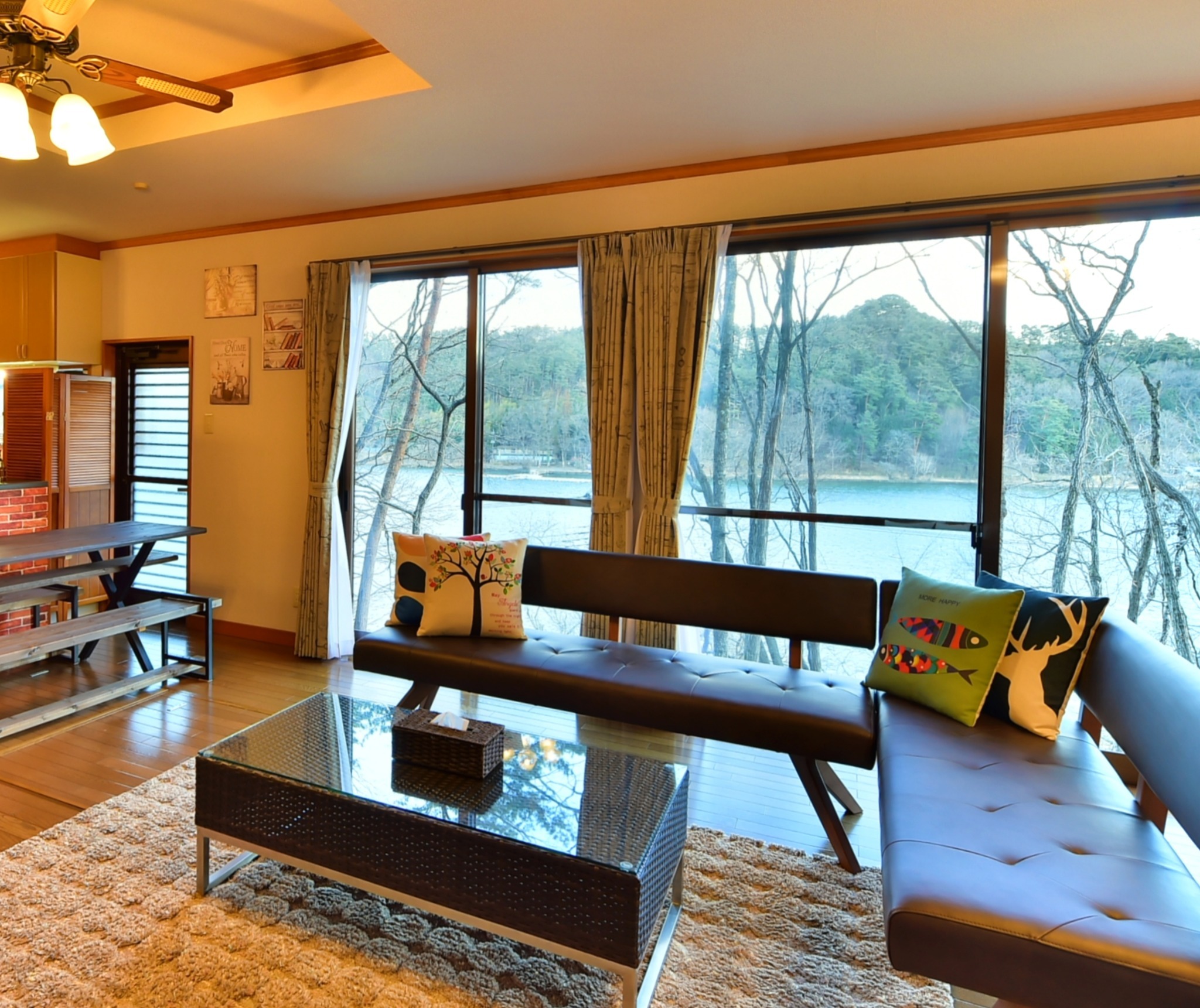 ソファ席からの眺望（秋・冬）