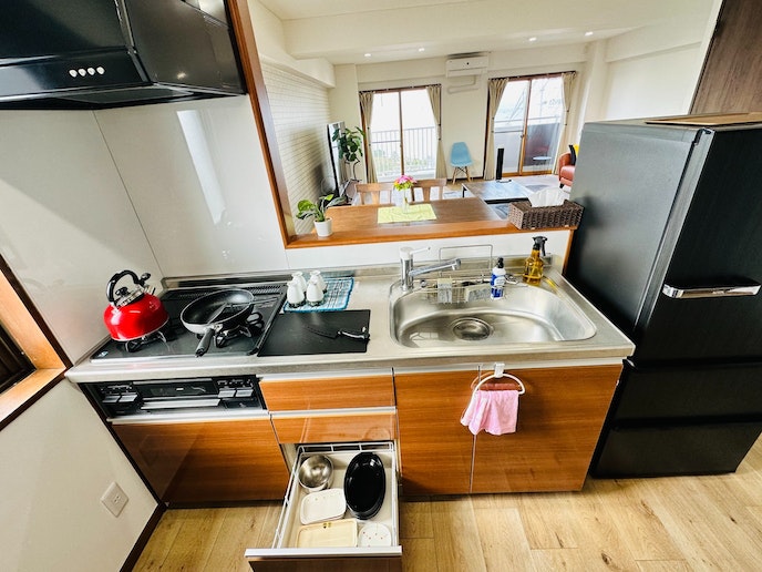 冷蔵庫・キッチン・お皿・包丁等