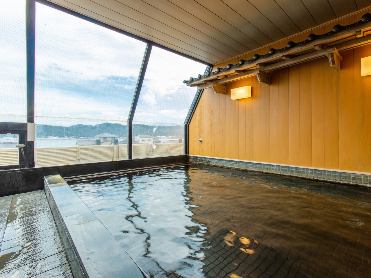 【昼食】【冬旅◆松葉ガニ】★活・巴コース★≪カニ刺し身＆炭火焼ガニ＆カニチリ鍋≫