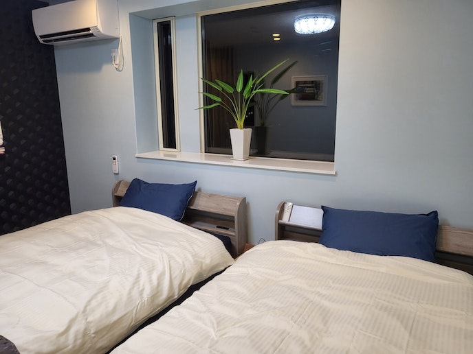 セミダブルベッド2台