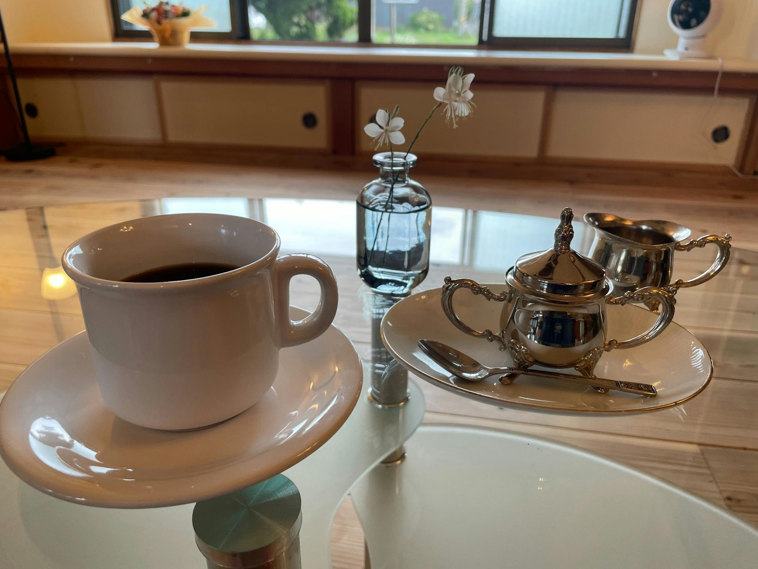 珈琲とお食事が楽しめます