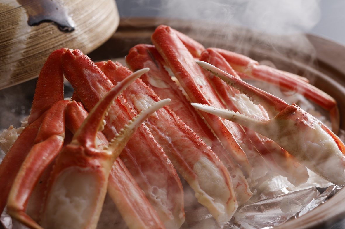 ●松葉ガニちょうどいいコース（カニ刺し、焼きガニ（甲羅みそ）、カニ鍋）