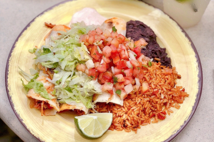 ハウ ツリー バー チキン エンチラーダ 一例