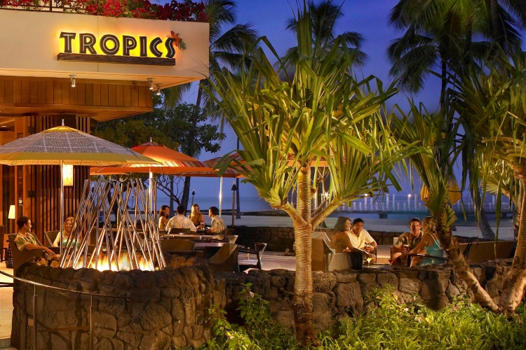  トロピックス バー& グリル