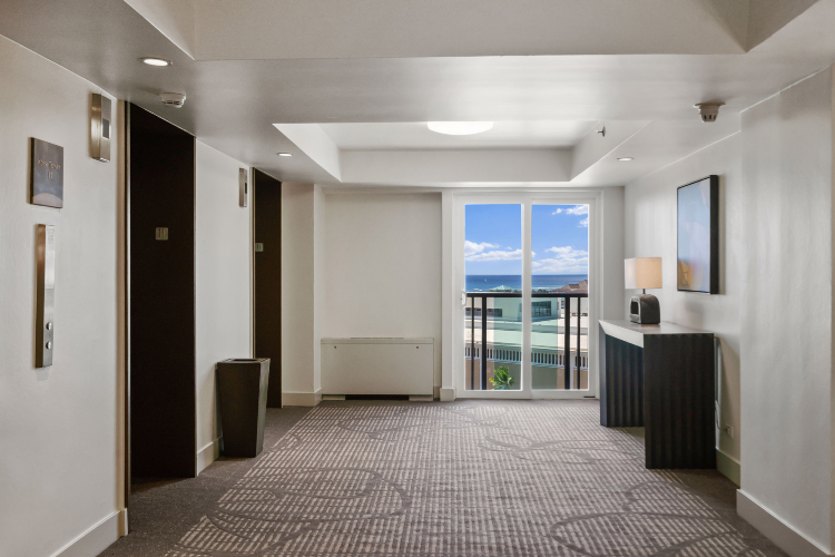 コナタワー エレベーターホール