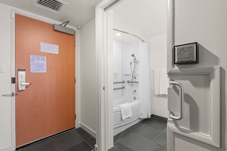 バリアフリー バスルーム 一例
