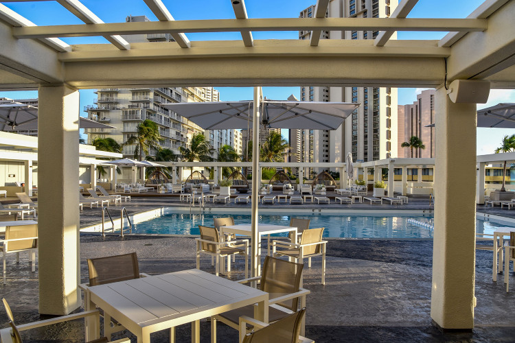 プール サンデッキ