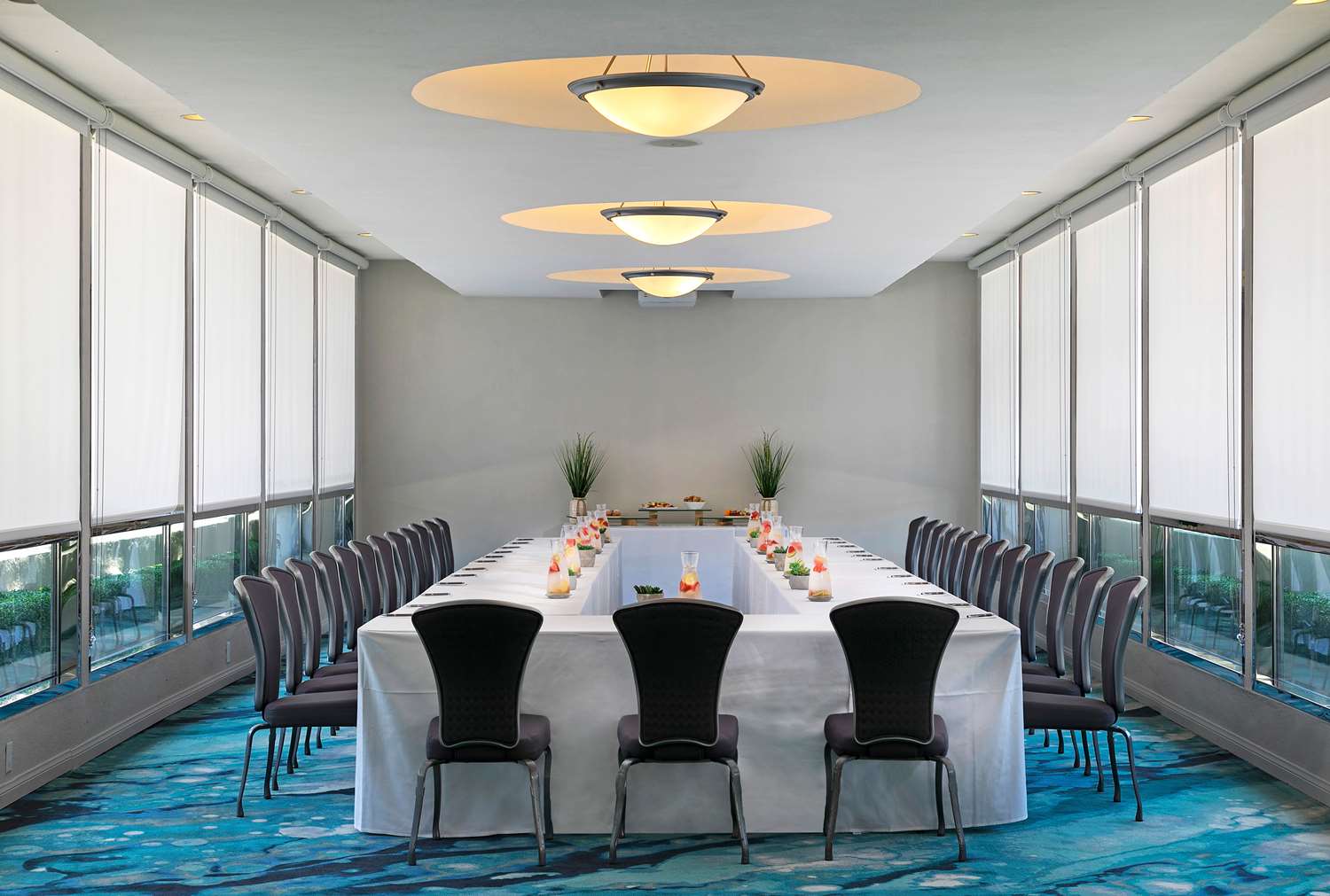 Meeting Room_72211833_XXL.jpg