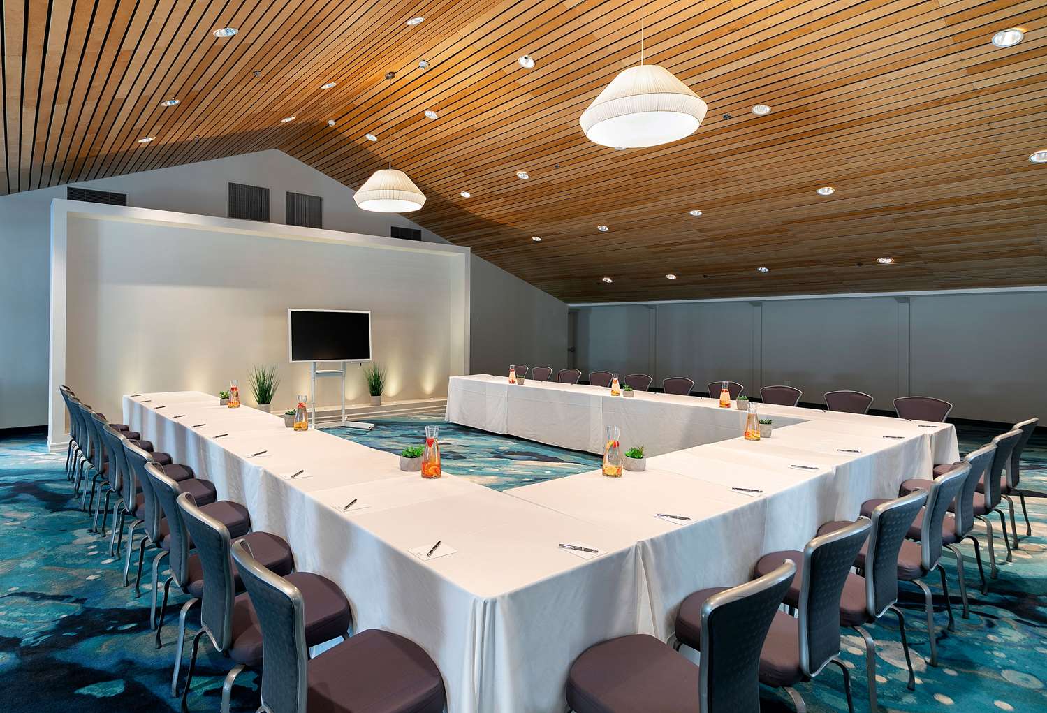 Meeting Room_72211813_XXL.jpg