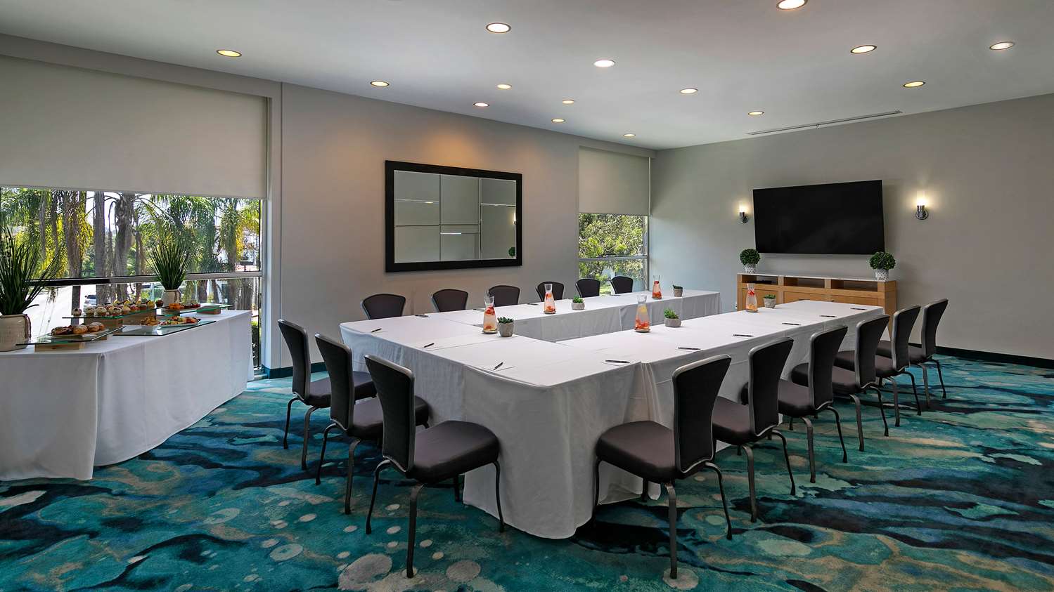 Meeting Room_72211837_XXL.jpg