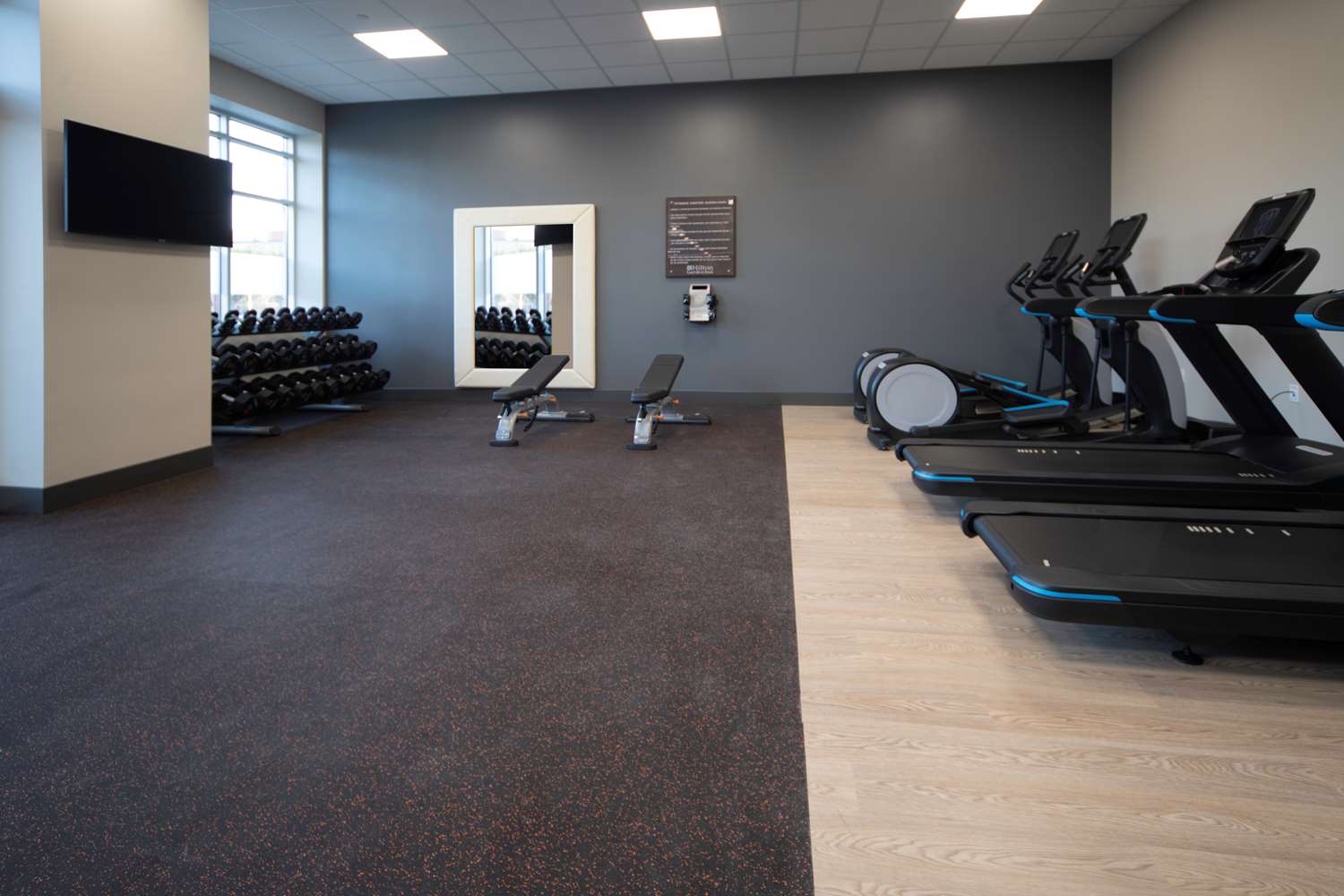 Health club  fitness center  gym_71772240_XXL.jpg