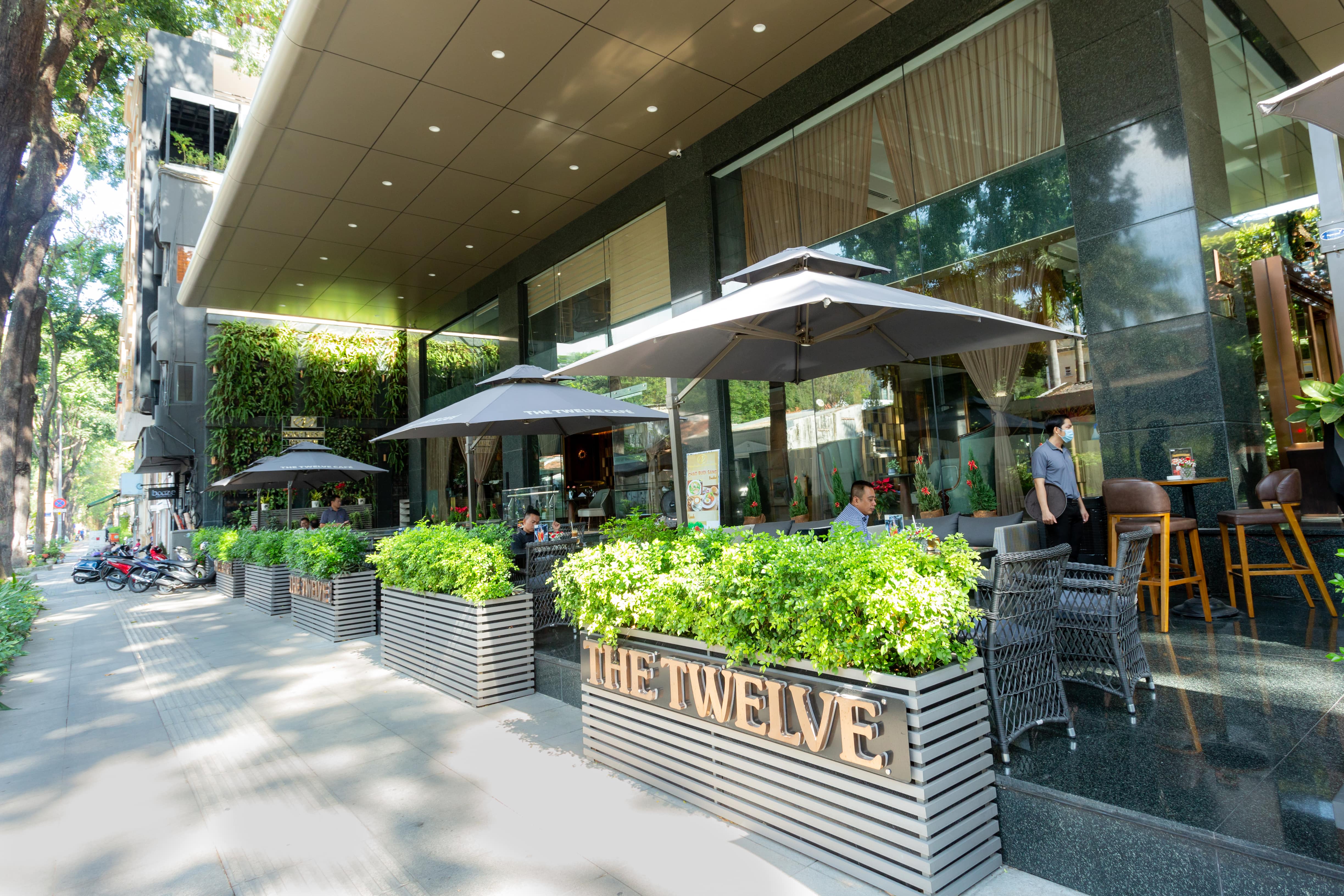 THE TWELVE ラウンジ