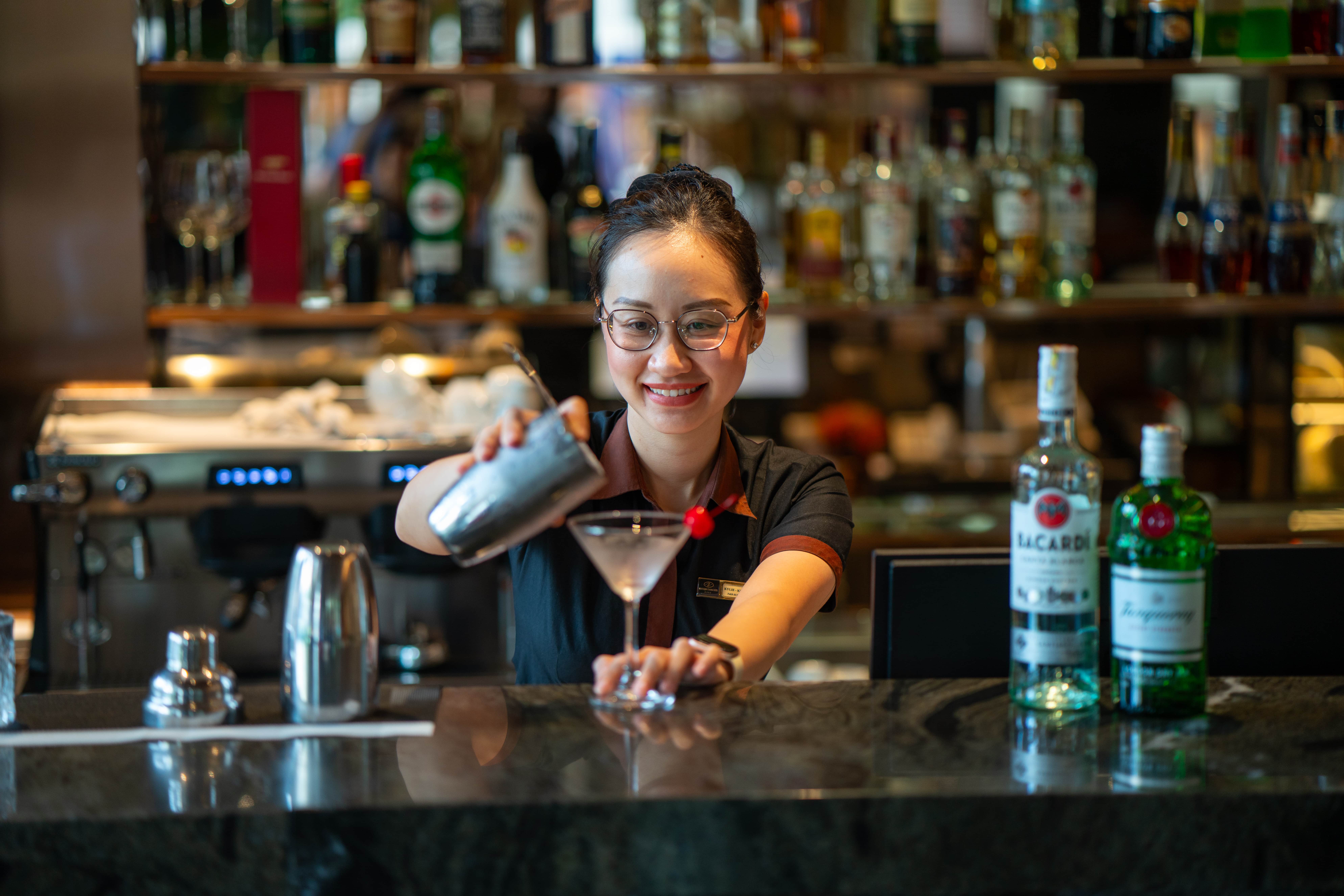 THE TWELVE ラウンジ