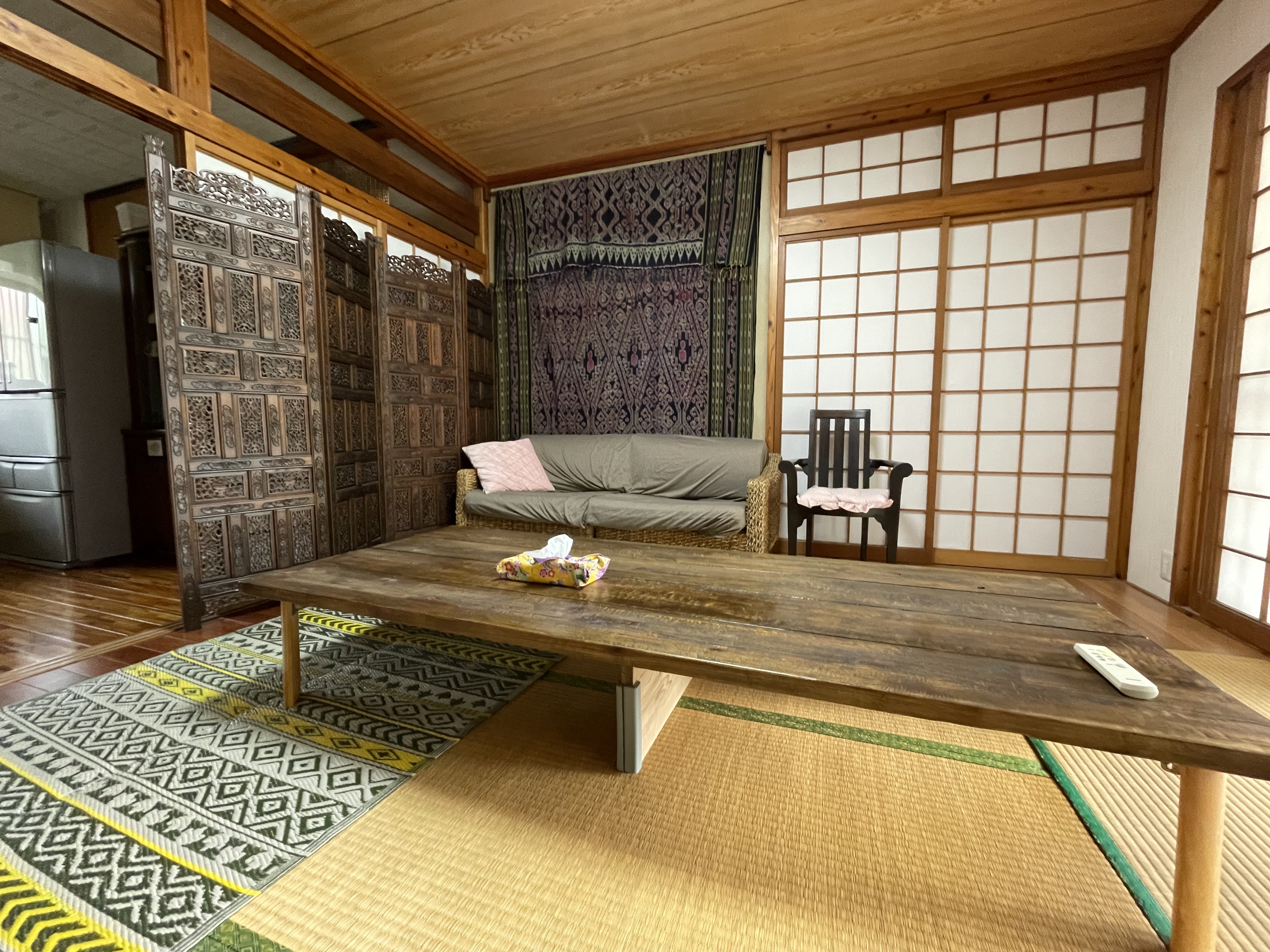 ・【リビング】畳で足を伸ばしたり寝転んだり自由気ままに過ごせます♪