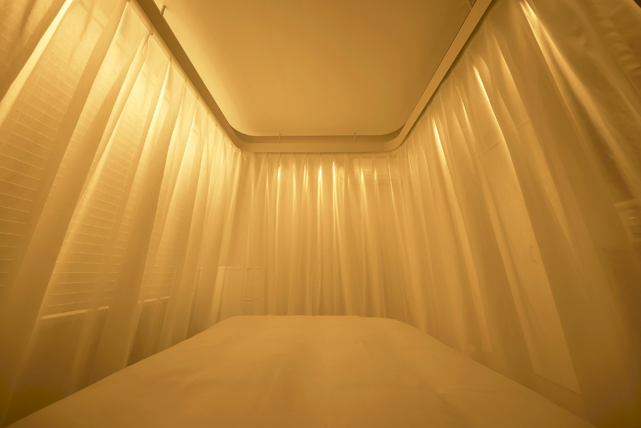 ベッド照明（調節できます）