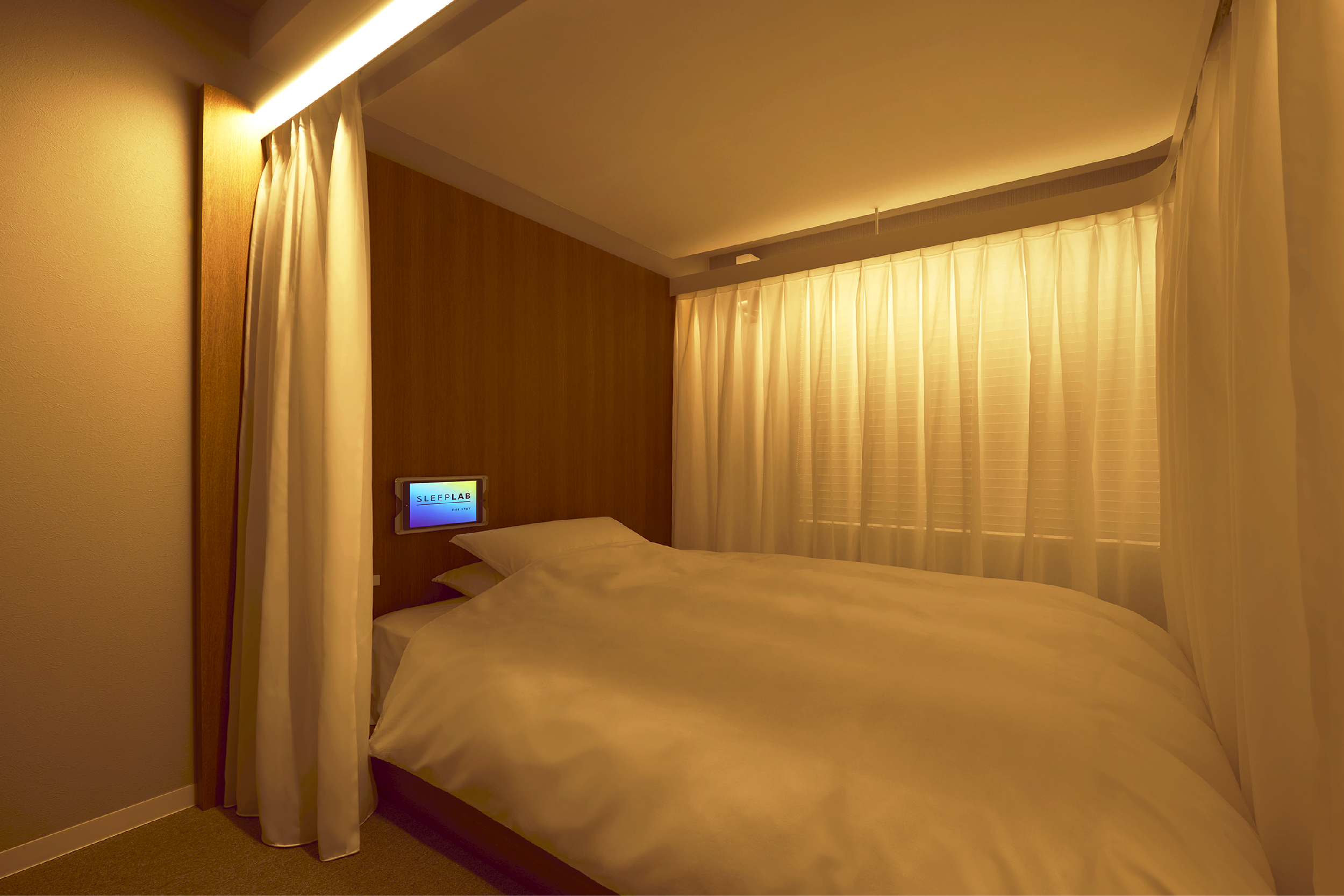 ベッド照明（調節できます）