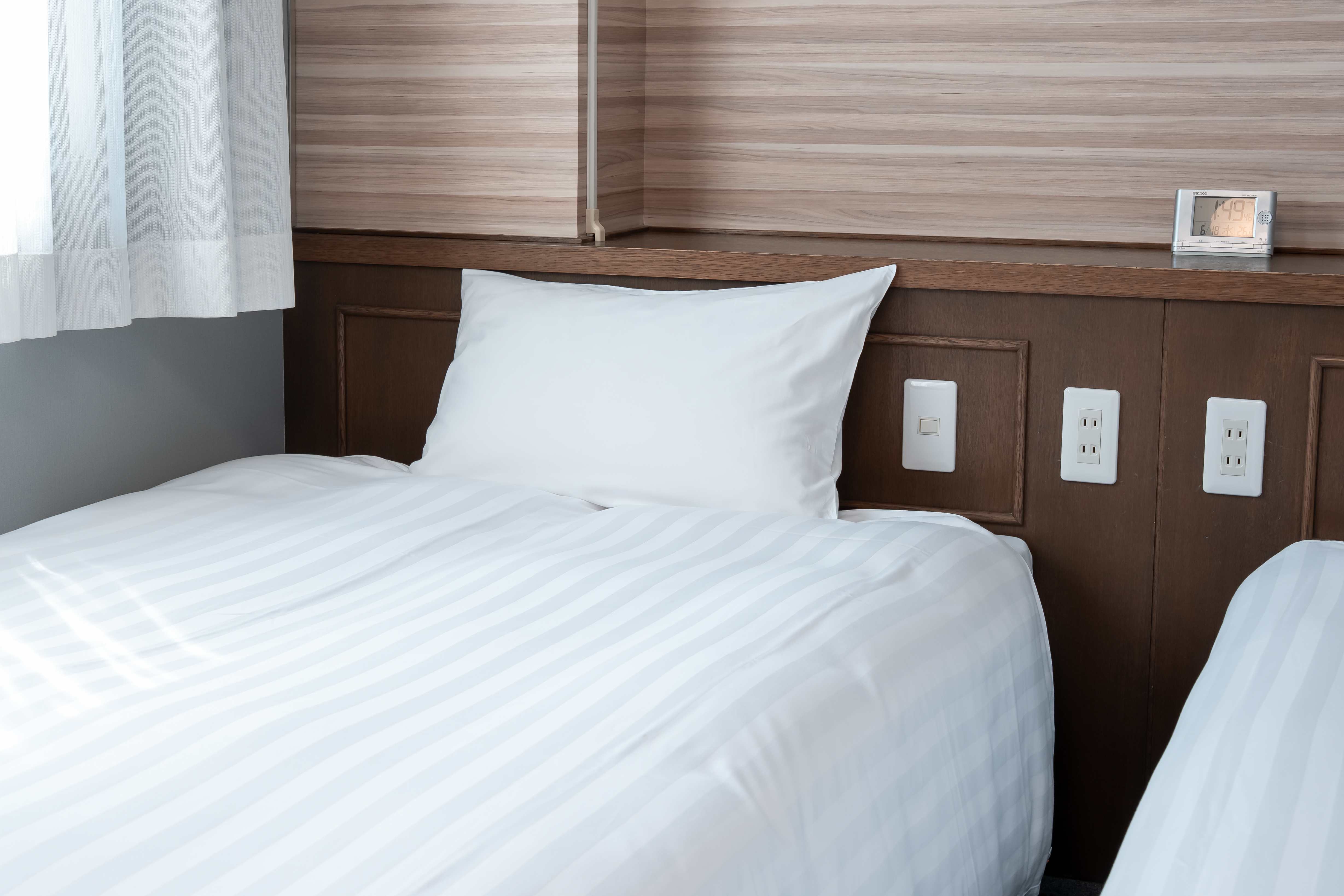 ベッドボードコンセント