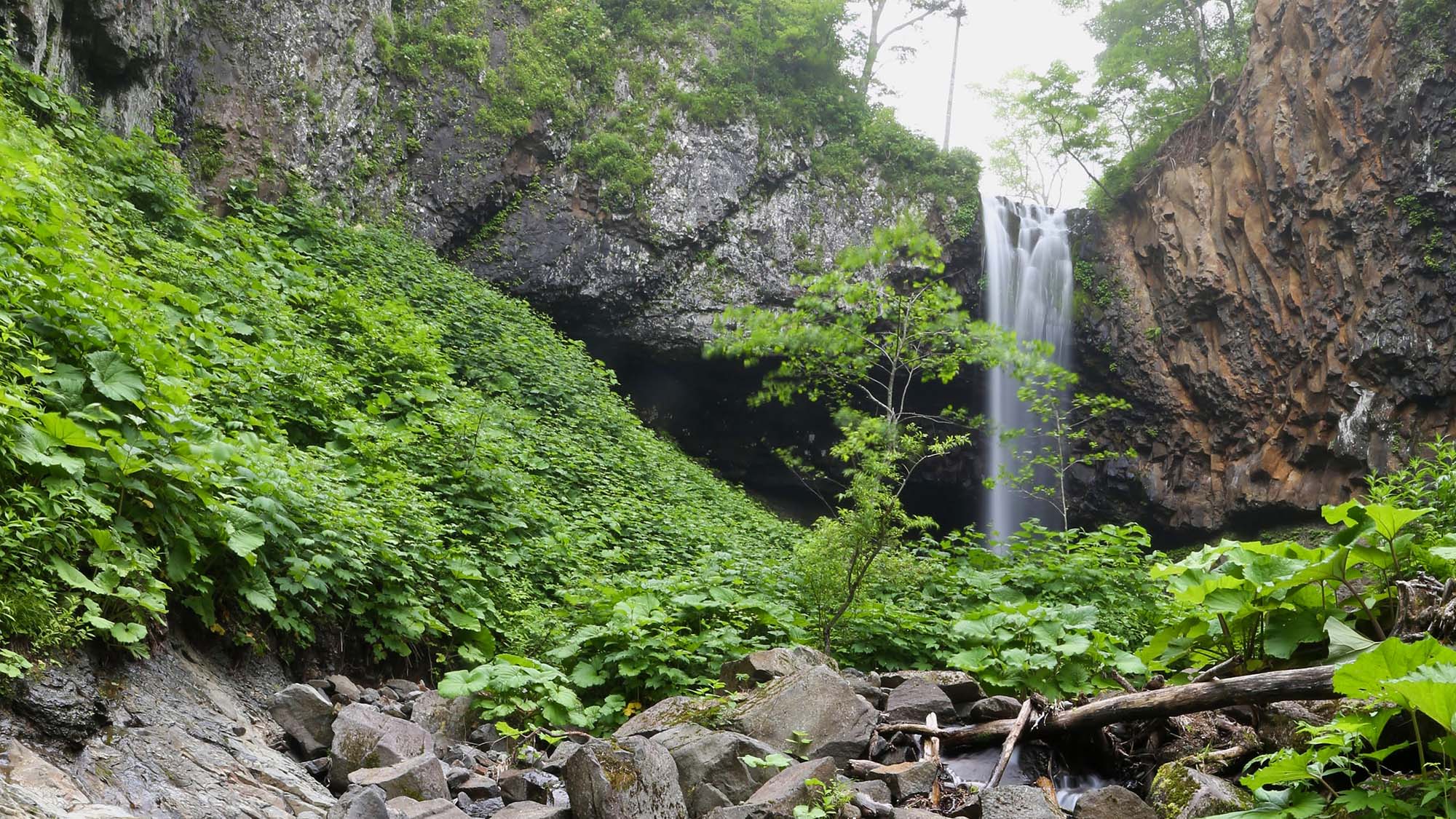 ・【クテクンの滝】中標津町にある秘境クテクンの滝、人の手が入っていない自然がそのまま残っています