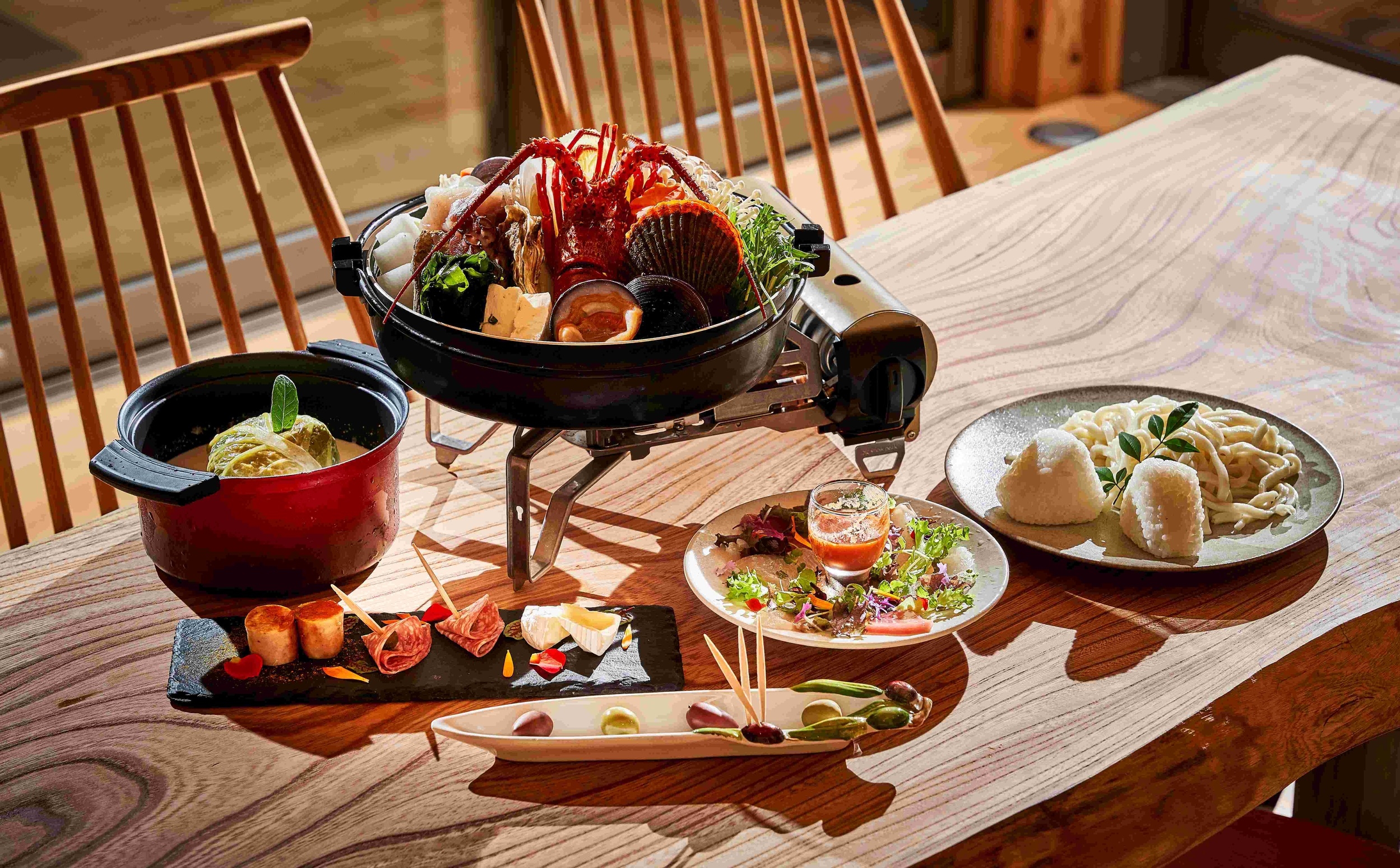 【1泊2食付／冬の贅沢鍋】オーシャンビューを満喫するヴィラで別荘的滞在を…《露天風呂/貸切SPA》