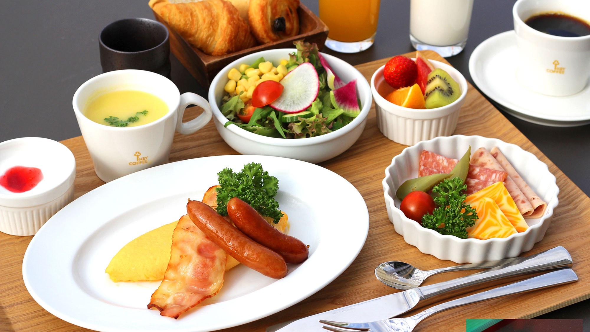 【楽天スーパーSALE】和食or洋食セットの選べる朝食を最上階レストランで＜朝食付＞