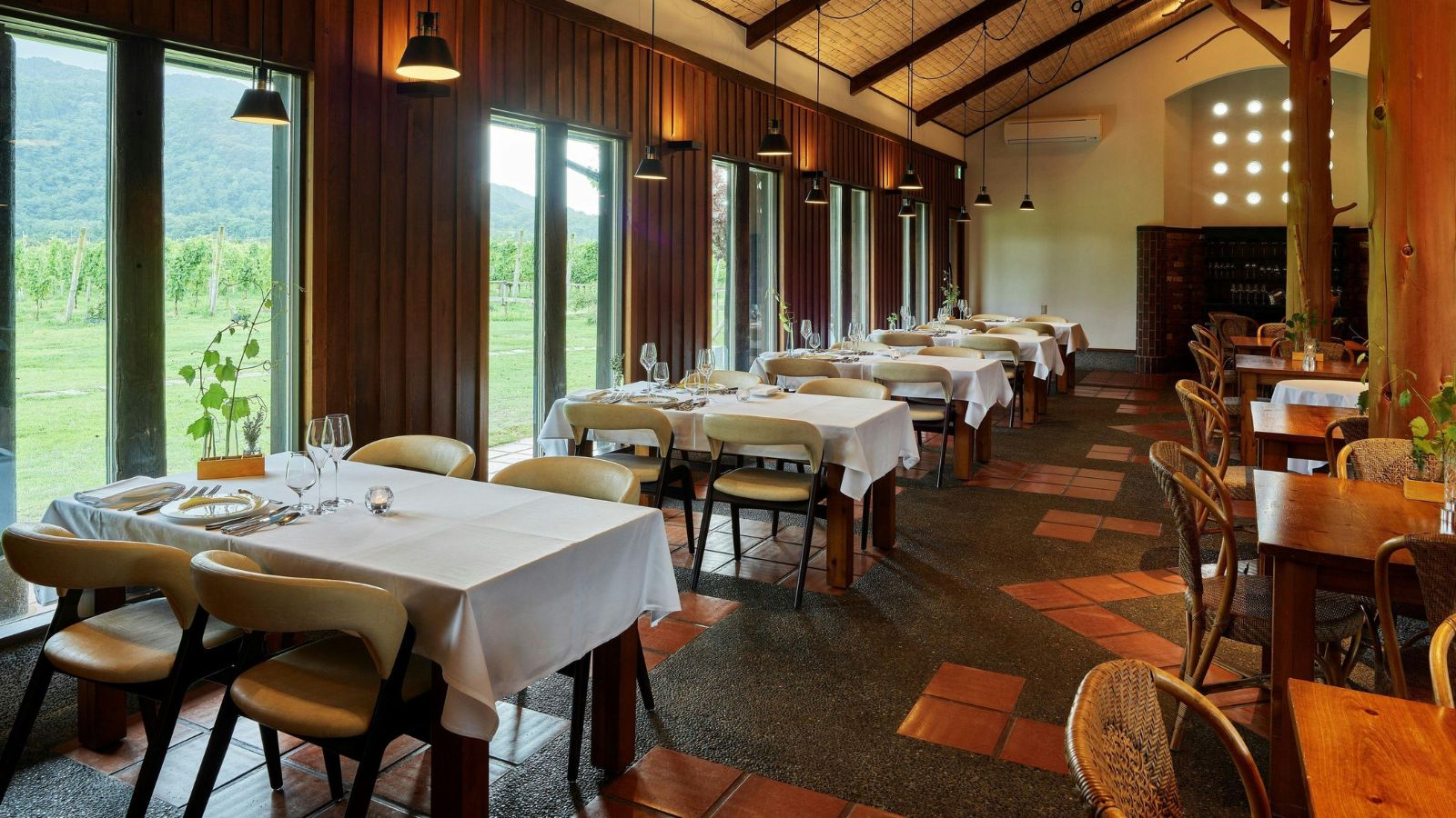 レストランカーブドッチ