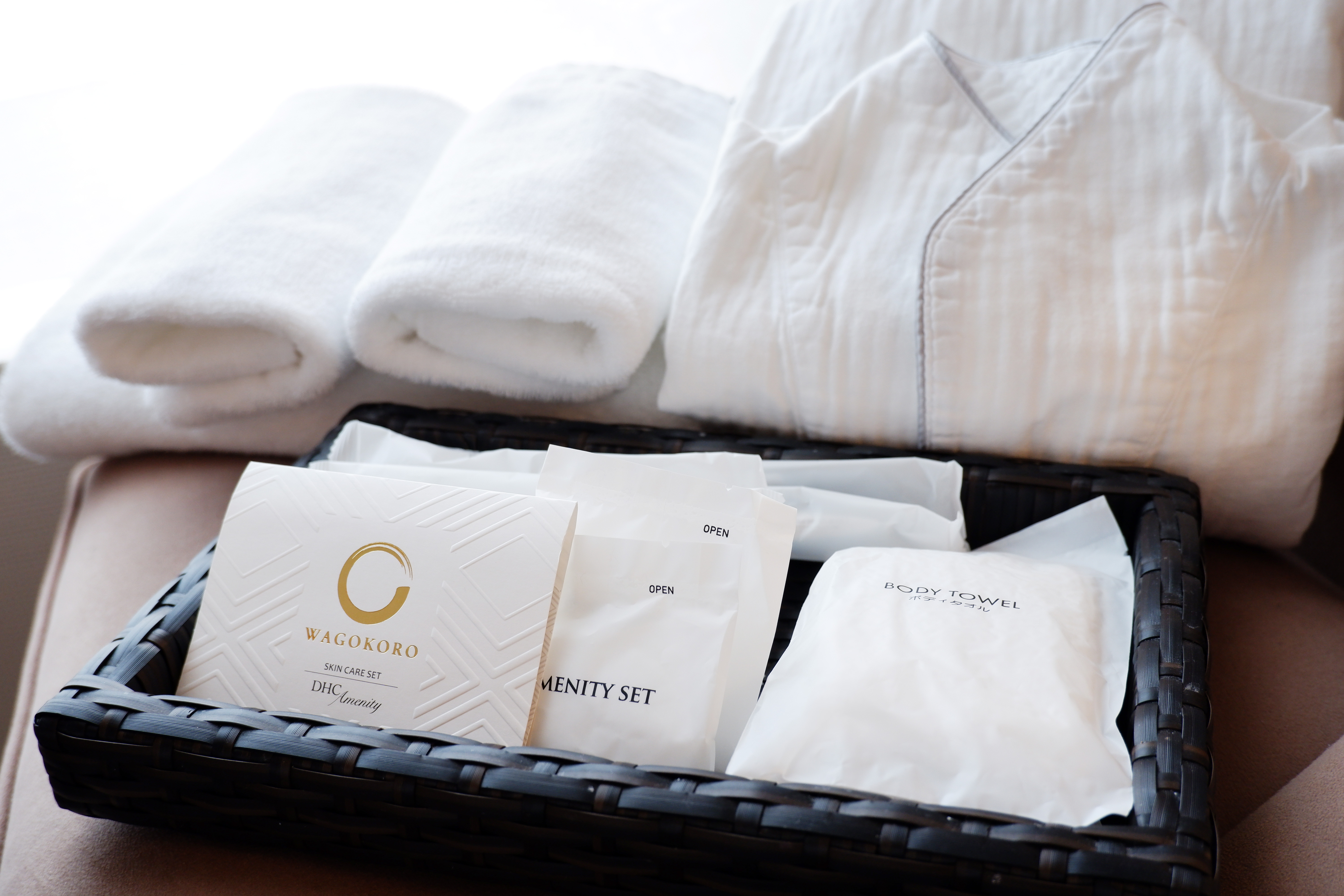 充実したアメニティや、快適にお過ごしいただけるナイトウェアをご用意しております。