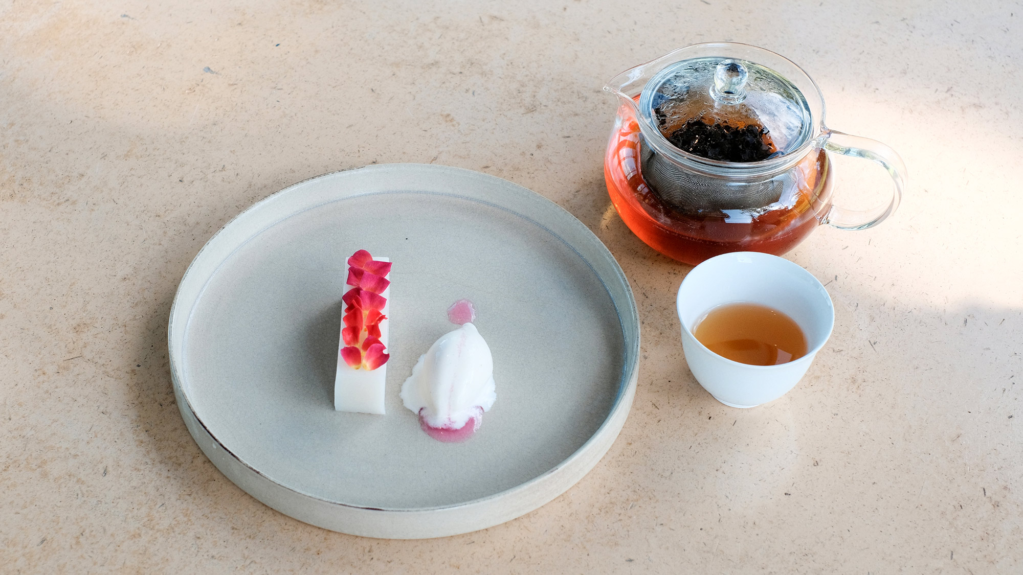 ・【Jurliqueプラン】特別仕様の本プランのみのデザートとのティーペアリングをお楽しみください