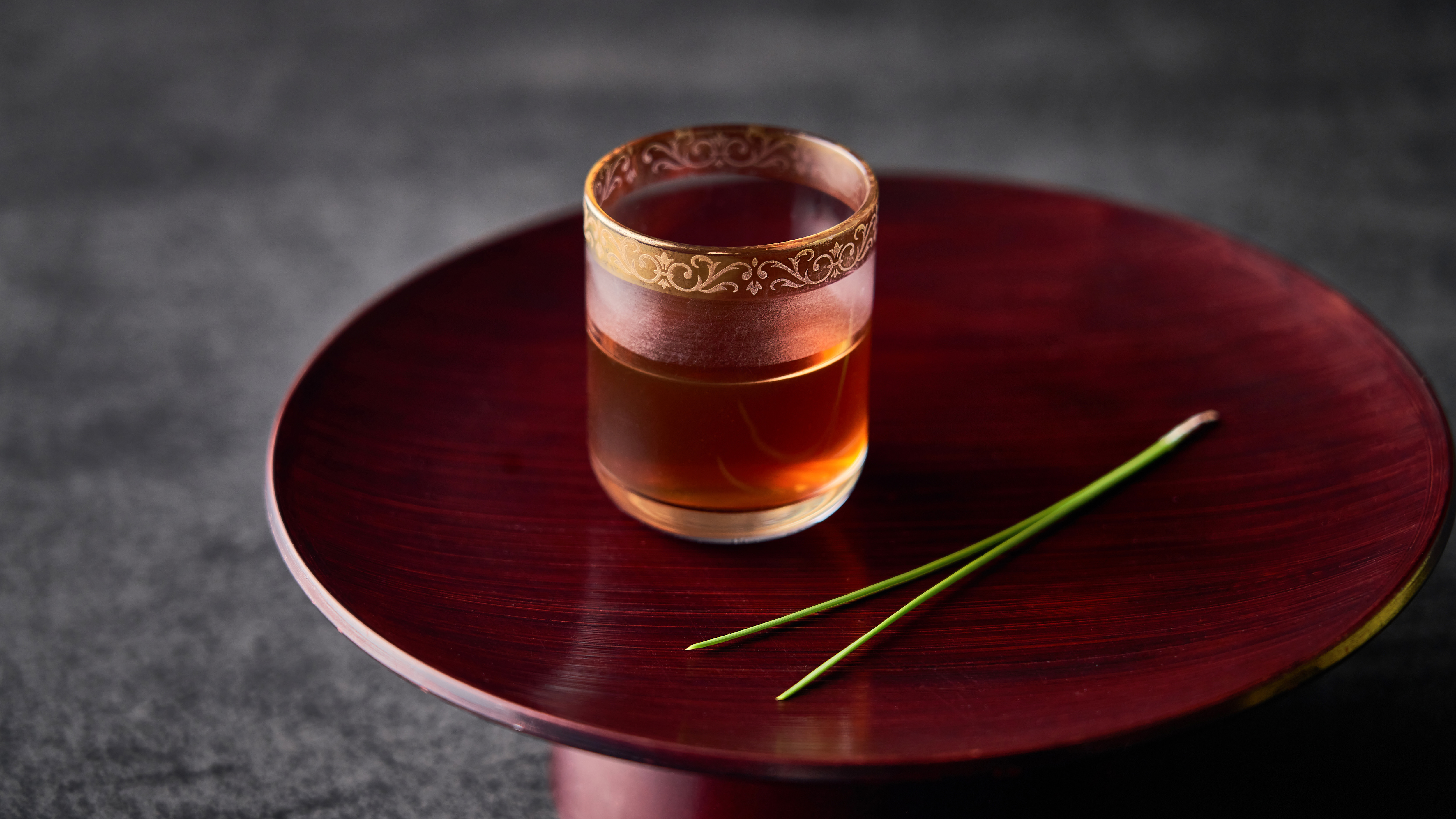 【夕食】Amuse-bouche 昆布 牛 編笠茸