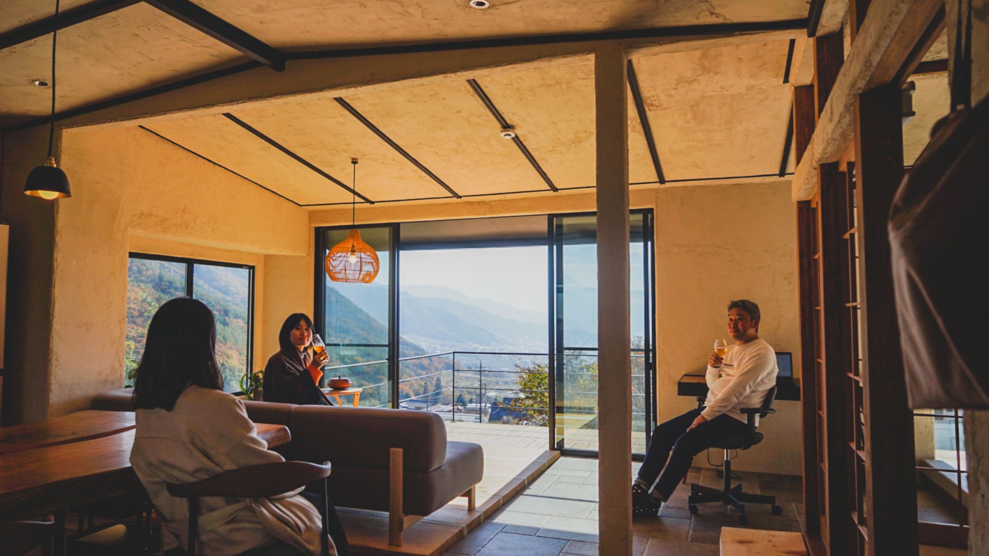 なんだかずっと居たくなる。また来たくなる。を意識したくつろげる空間になっております