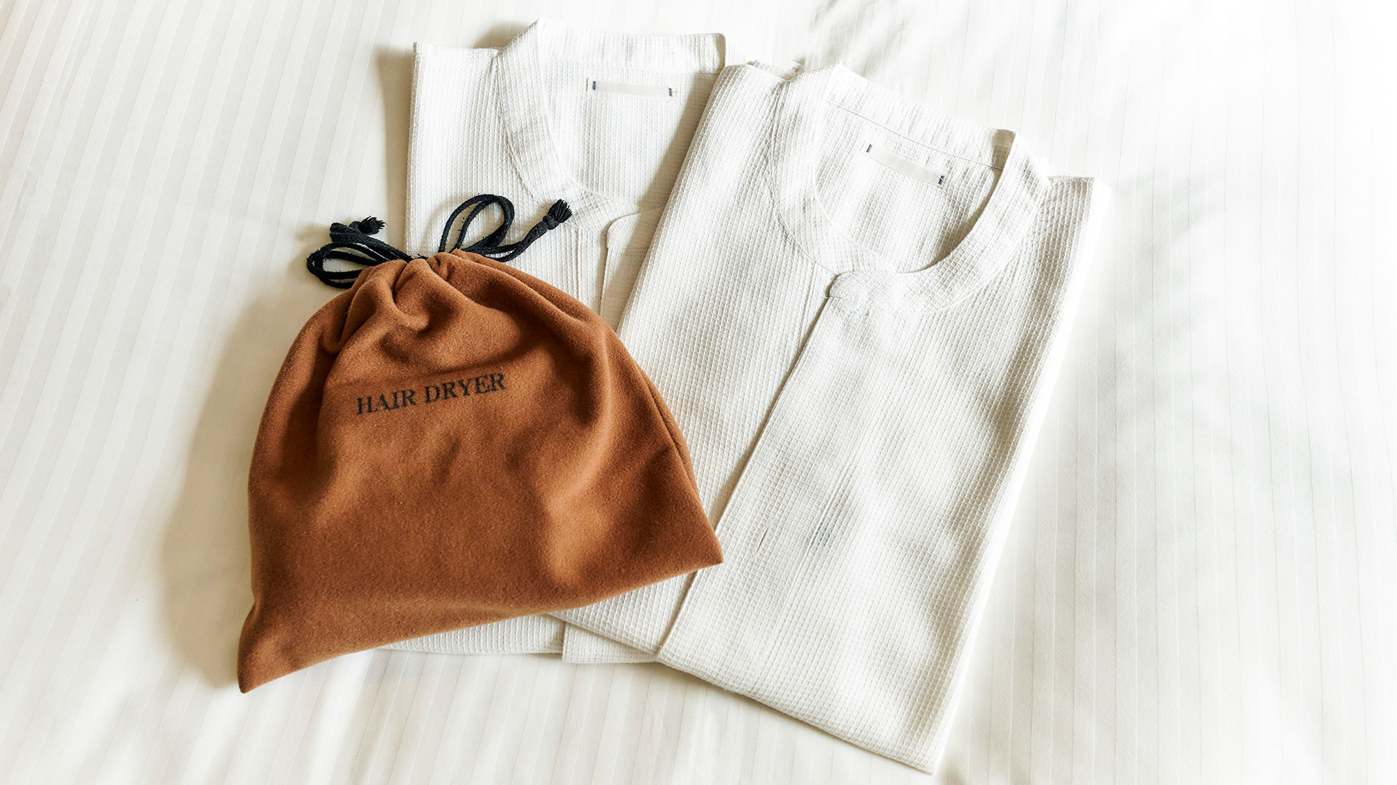 ・【部屋着】お風呂あがりのドライヤーを完備。柔らかな肌触りのルームウェアでお過ごしください