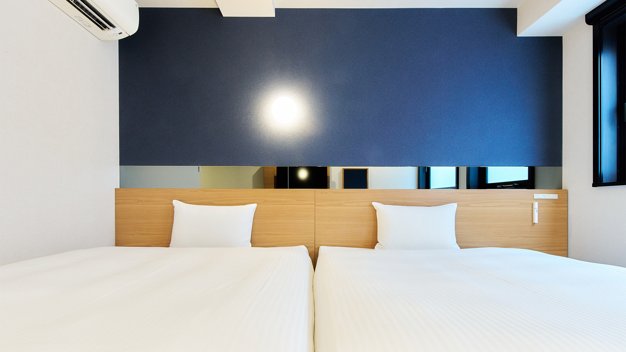 ・【ユニバーサルルーム】140cm幅ベッドを2台設置し、観光後もぐっすりお休みいただけます