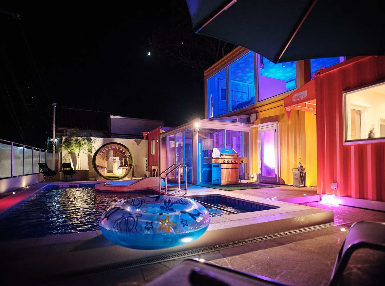 【タイムセール】ナイトプール×BBQ×貸切ヴィラ　夏解禁！７〜８名様ステイプラン