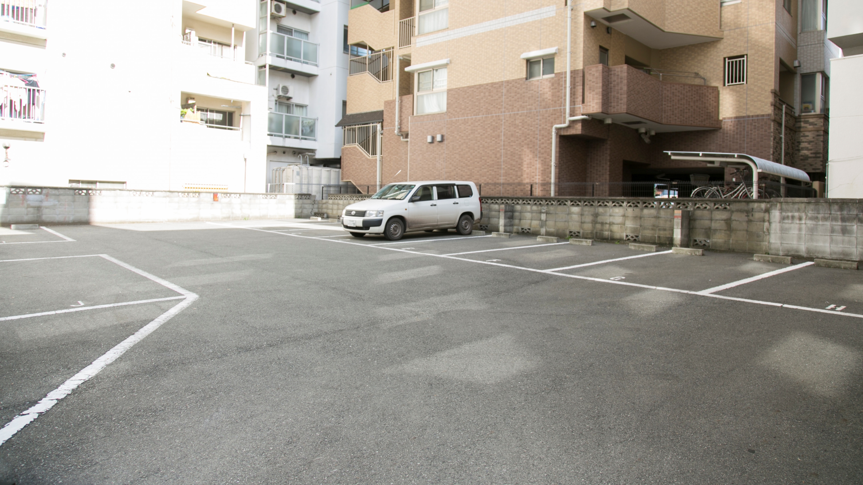 ★専用駐車場（中）★