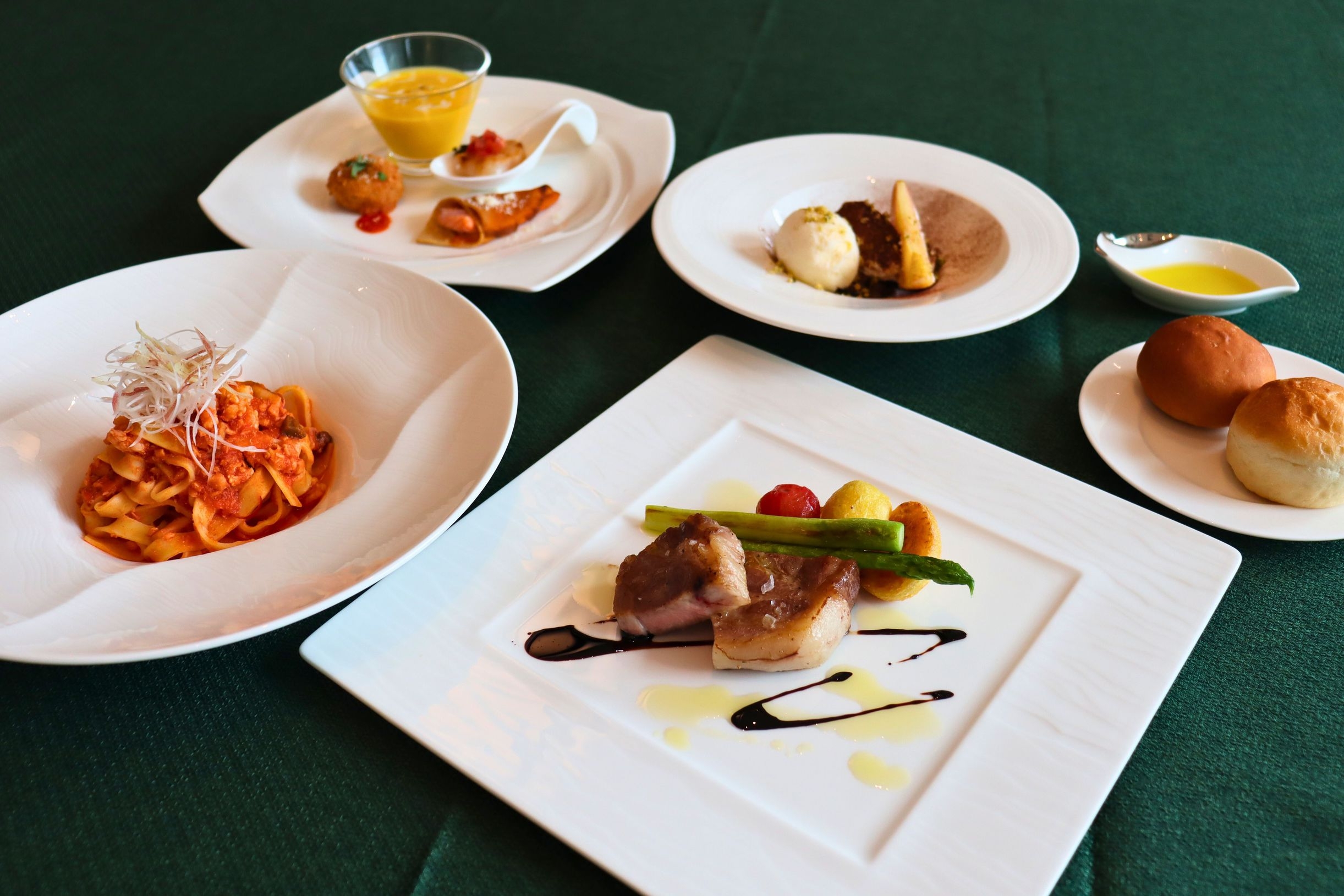 カジュアルに楽しむディナーコース付きプラン（夕・朝食付き）