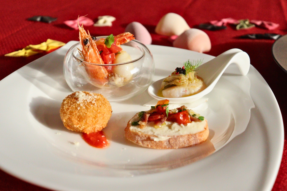 【和牛と魚介を両方楽しむ】ディナーコース付きプラン（夕・朝食付き）