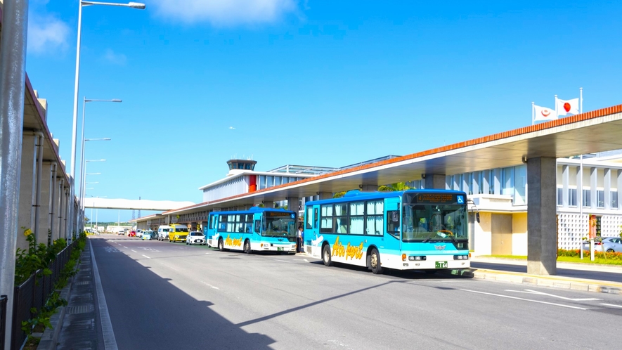 【南ぬ島石垣空港】八重山諸島の玄関口。２０１３年開港の新空港。バスターミナルまで路線バスで約４０分。