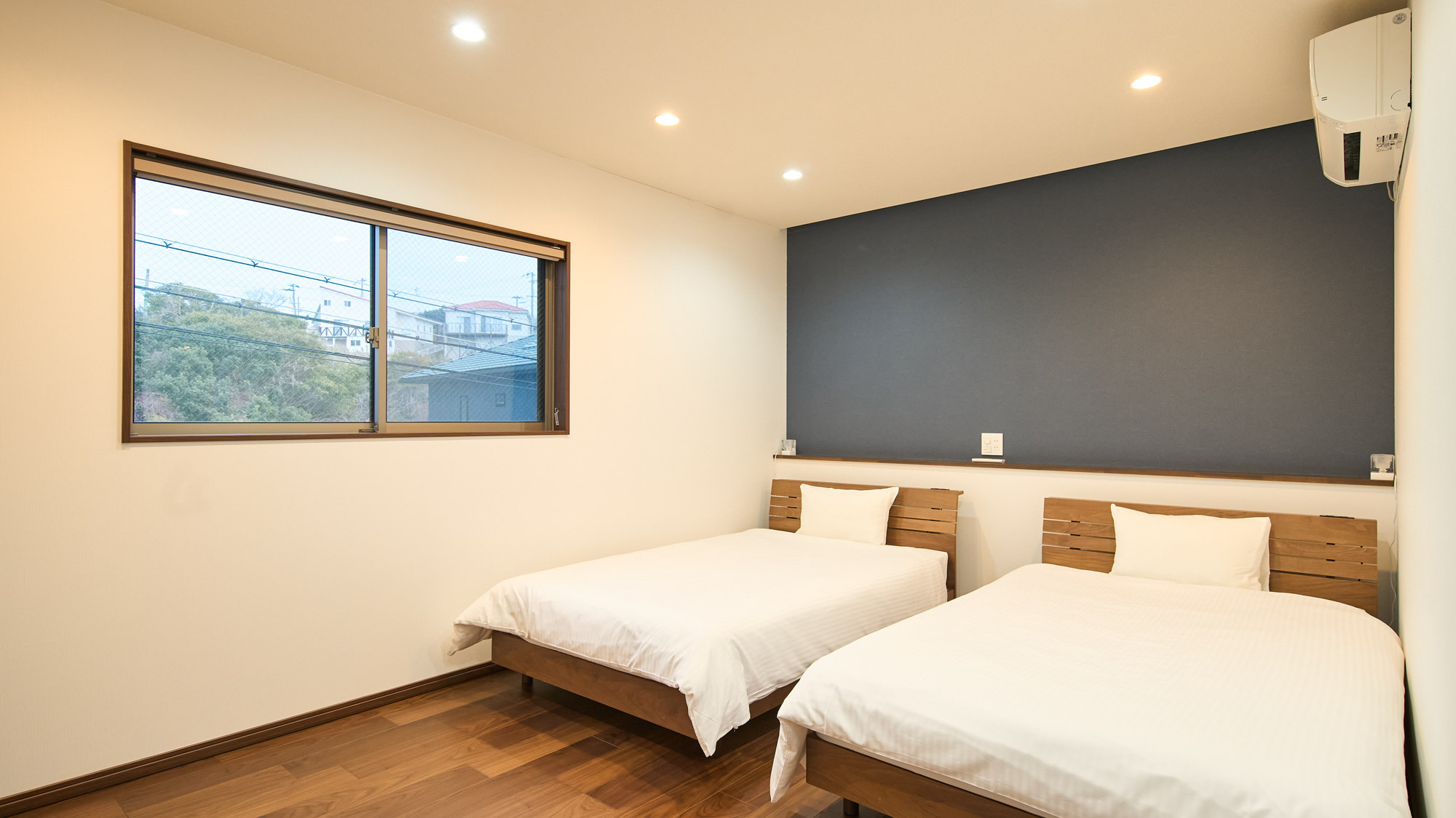 寝室3：セミダブルベッド2台