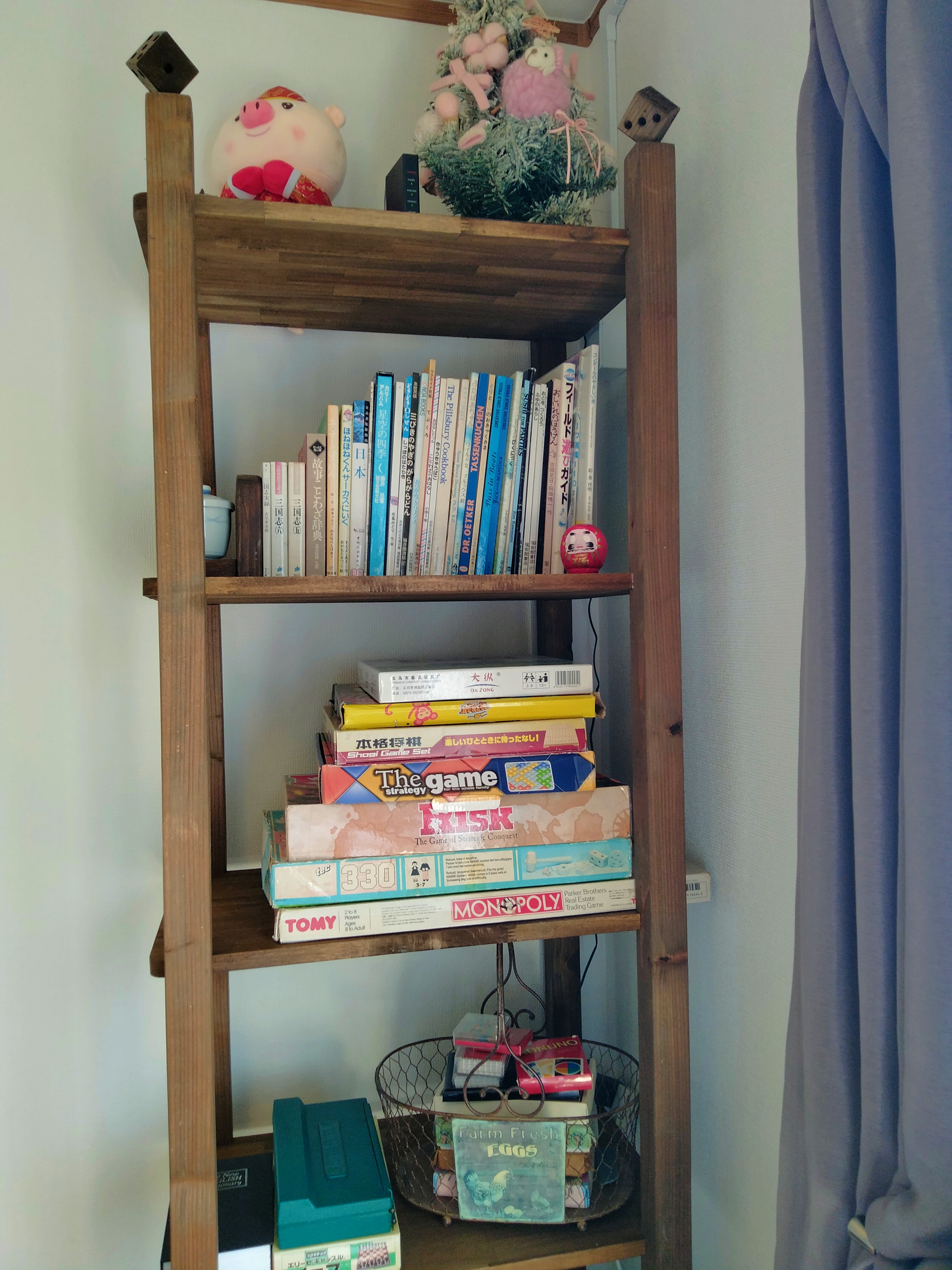 ・本棚の内容に関しては、定期的に入れ替えているため写真と内容が異なる可能性がございます(B棟)