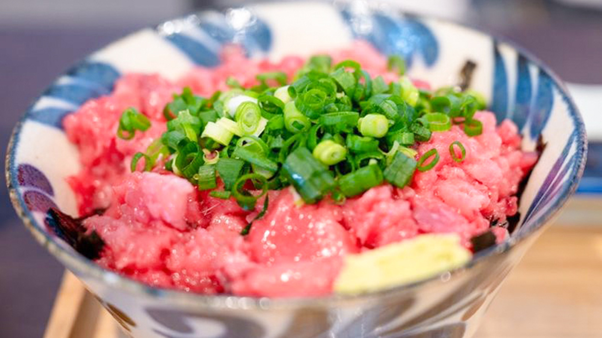 【朝夕2食付】柏島産養殖本マグロに舌鼓！黒いダイヤと称される貴重な生本マグロを一杯の丼で堪能