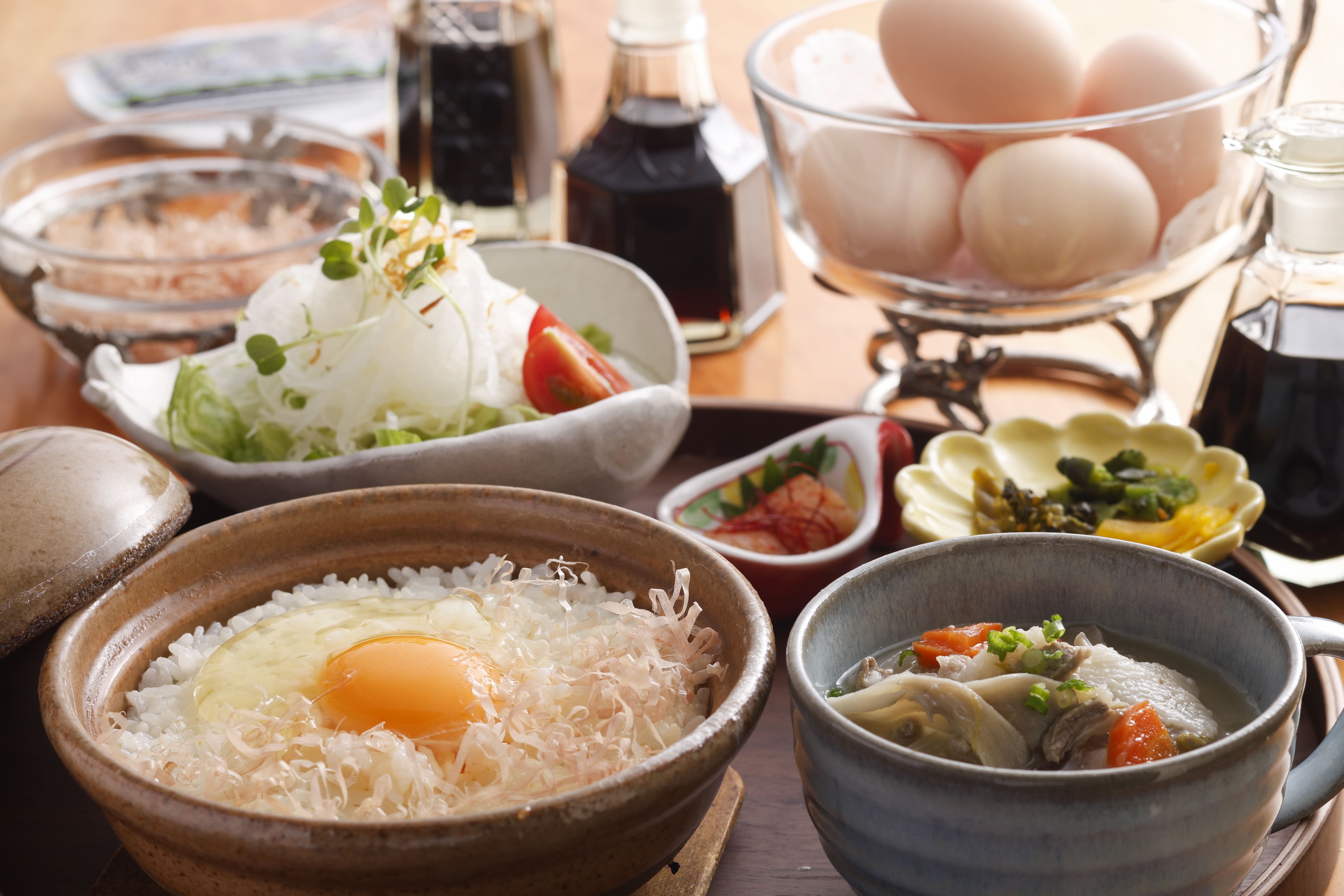 【朝夕食付】北坂卵の絶品卵かけ朝食＆淡路の旬を味わう9品コース｜淡路島の“おいしい”をまるごと味わう