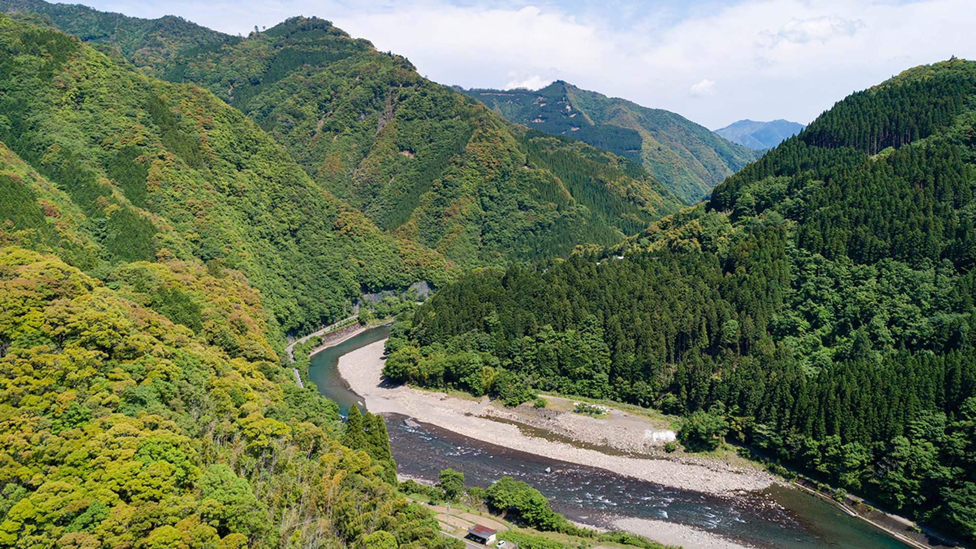 ・【周辺】米良三山（市房山・石堂山・天包山）での山登りや、トレッキングなどの体験も可能です