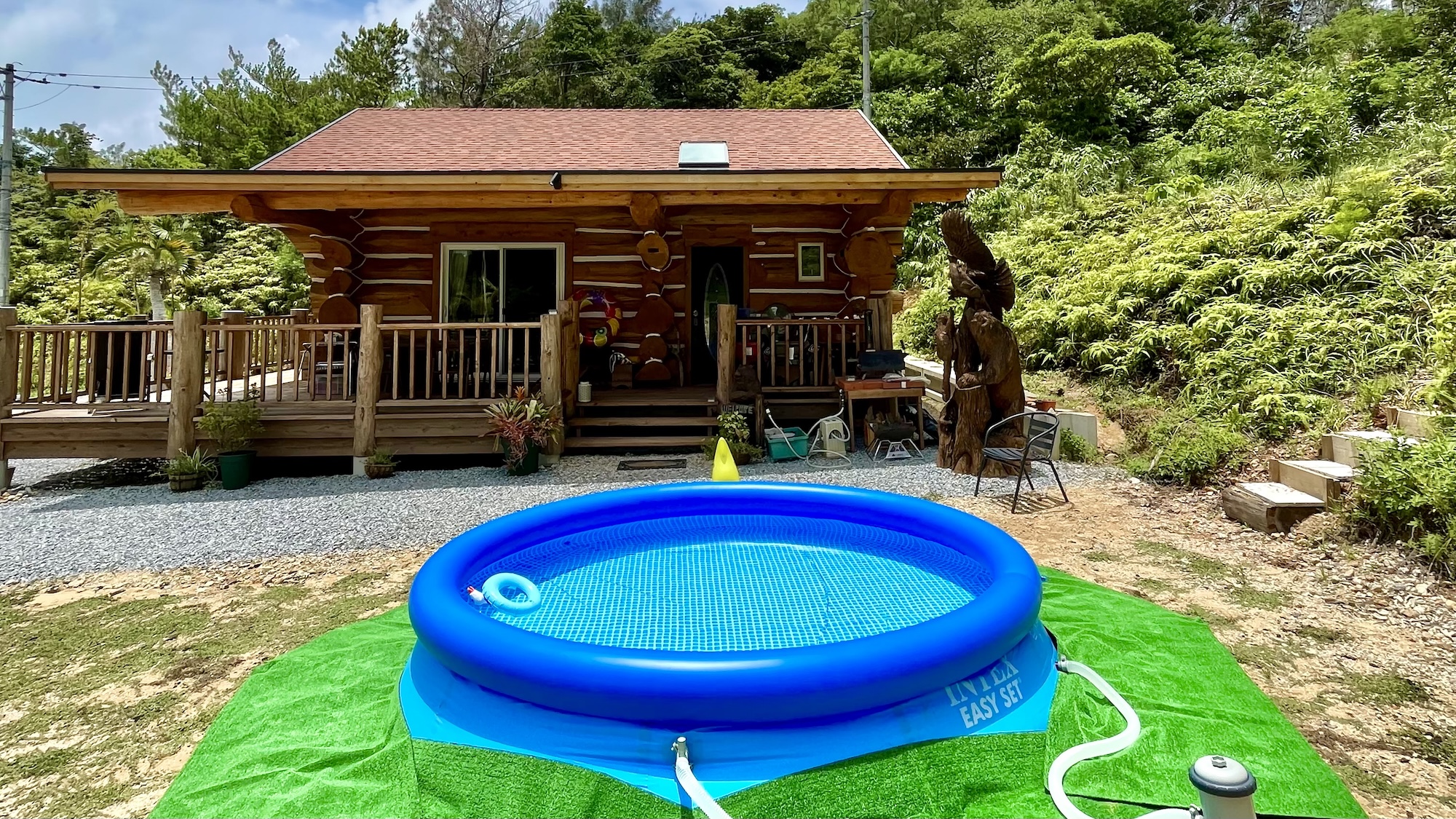 夏場はプールも楽しめる！