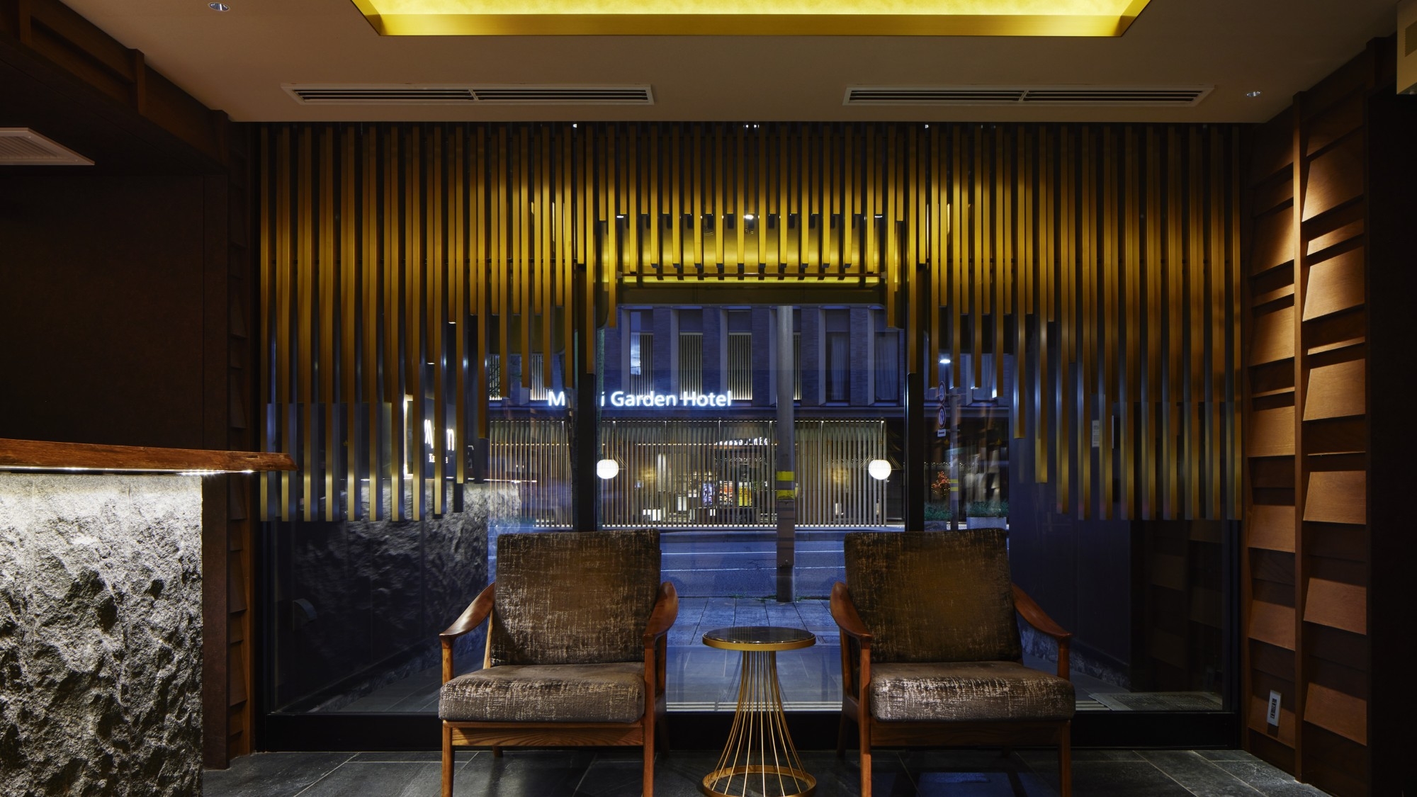 【スタンダードプラン：素泊まり】カップルにおすすめ！広めベッドと広めのお部屋で快適滞在