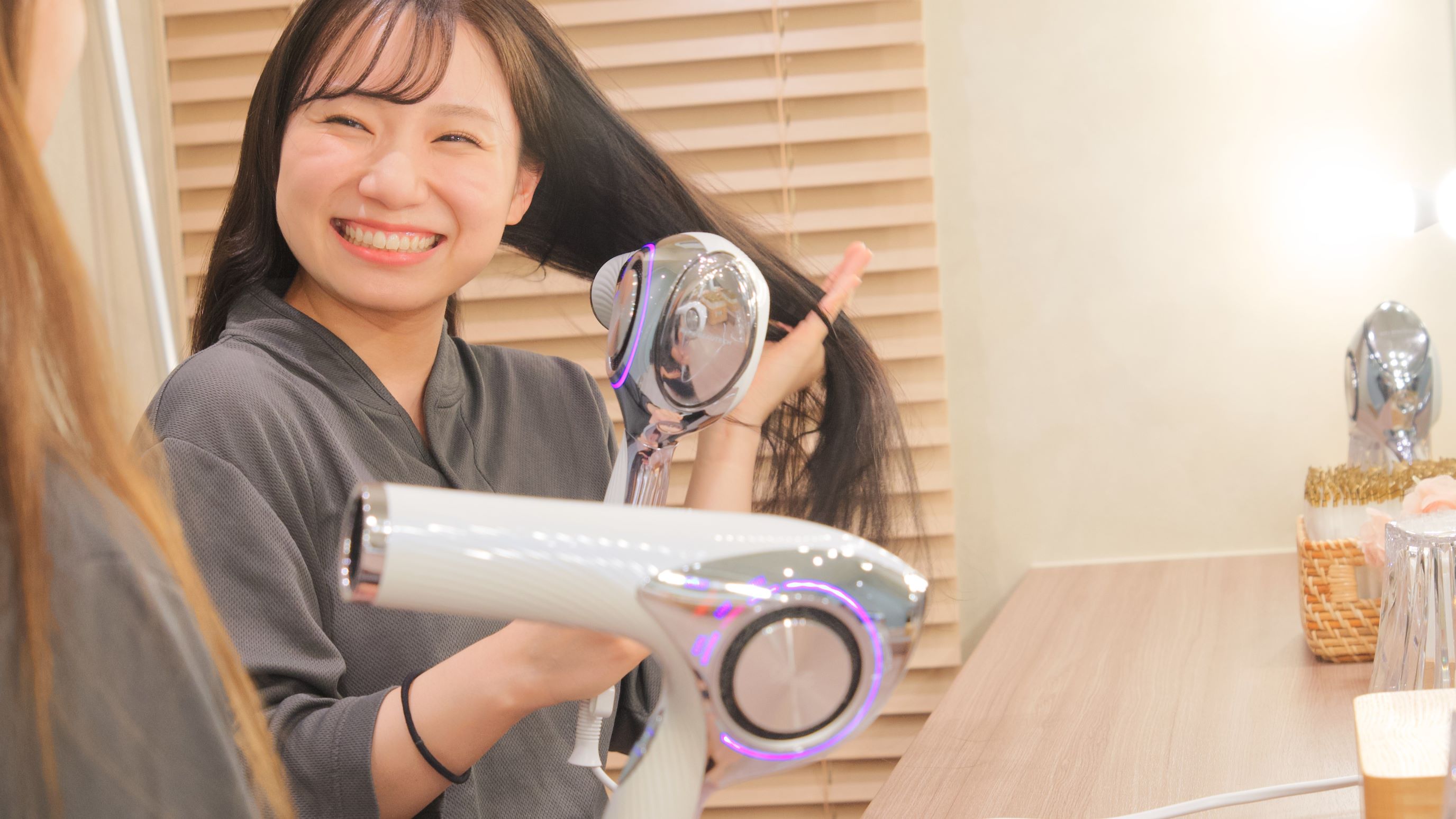 うるおいの美髪づくりにReFaドライヤー♪