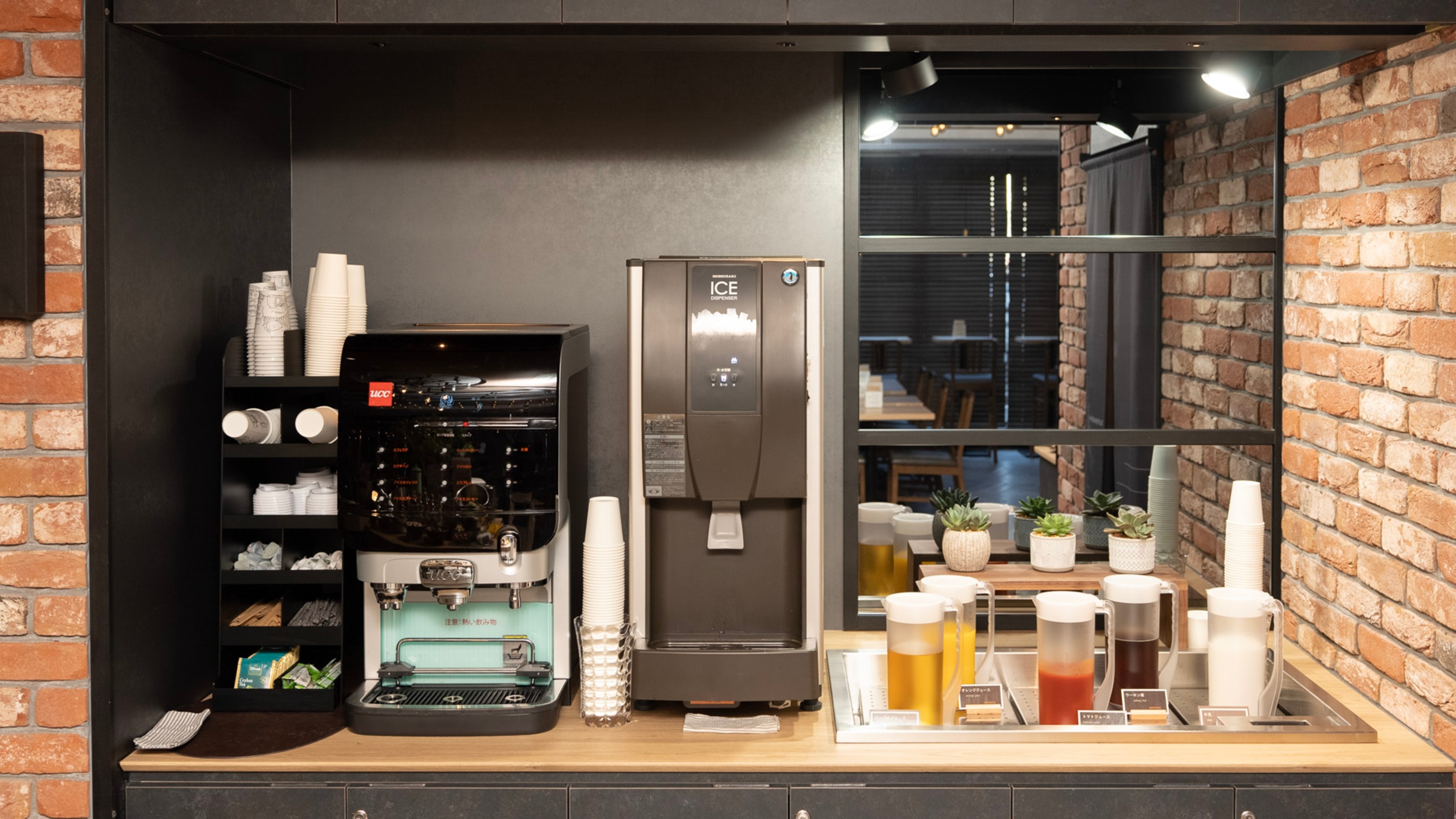 挽きたてコーヒーからジュースまで種類豊富なドリンクバー