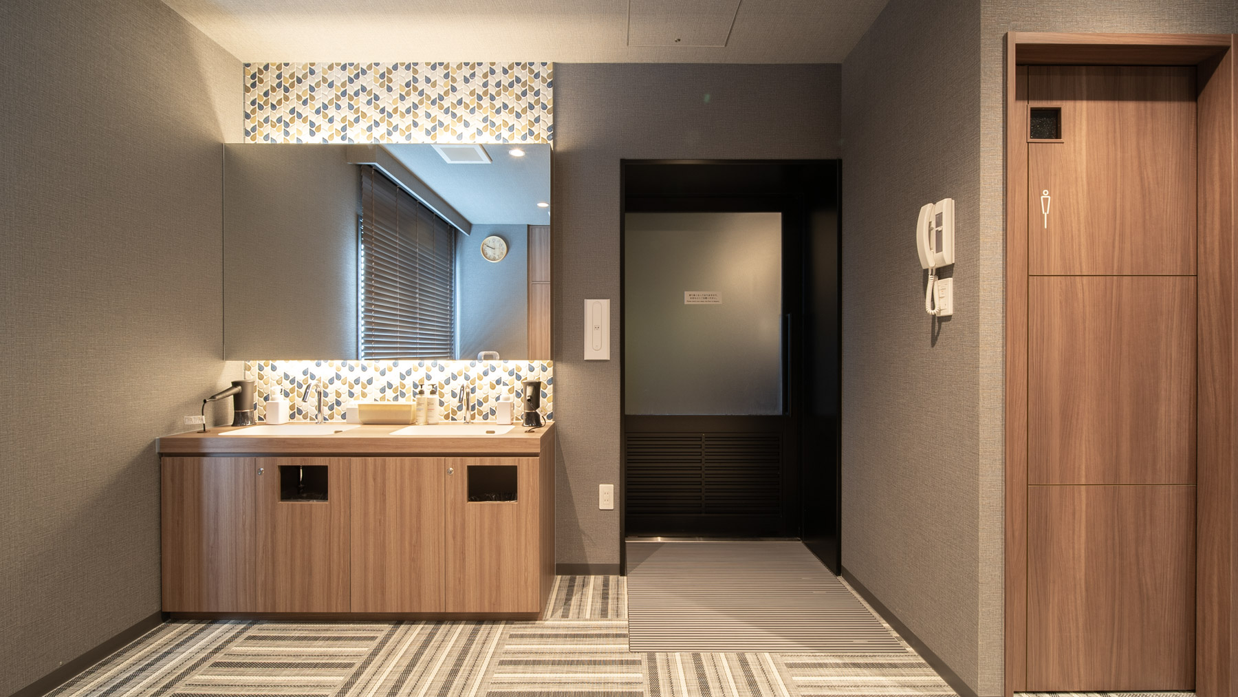 脱衣所は清潔感のある過ごしやすい空間