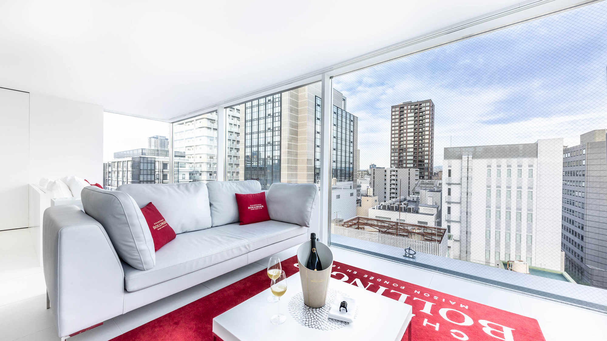 【泡と鮨で始まるブランチステイ】シャンパーニュと鮨で叶える大阪リトリート｜昼朝食付き