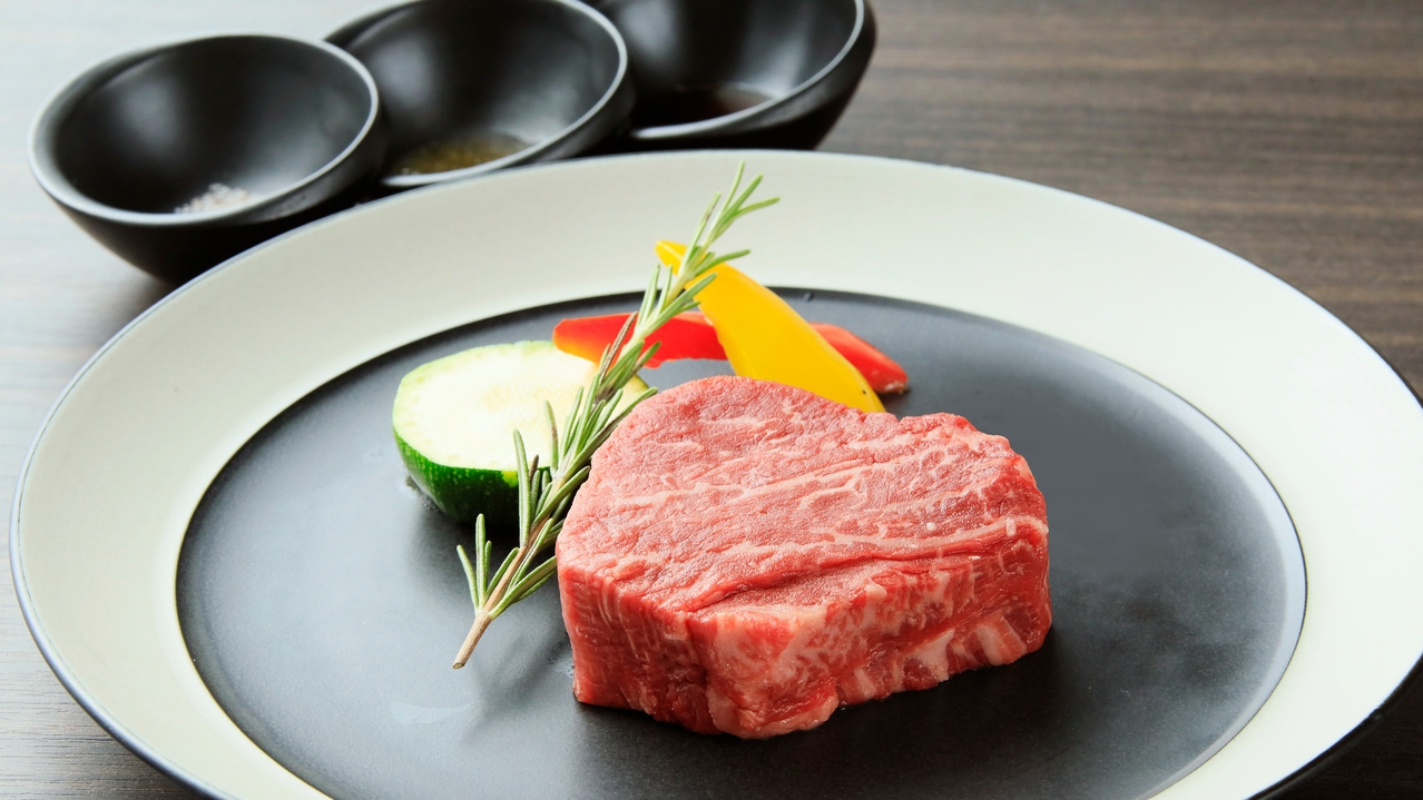 【さき楽60】1名様4400円引き！ウェルカムサービスに夕食は鉄板会席に飲み放題付＜◆最上級会席＞